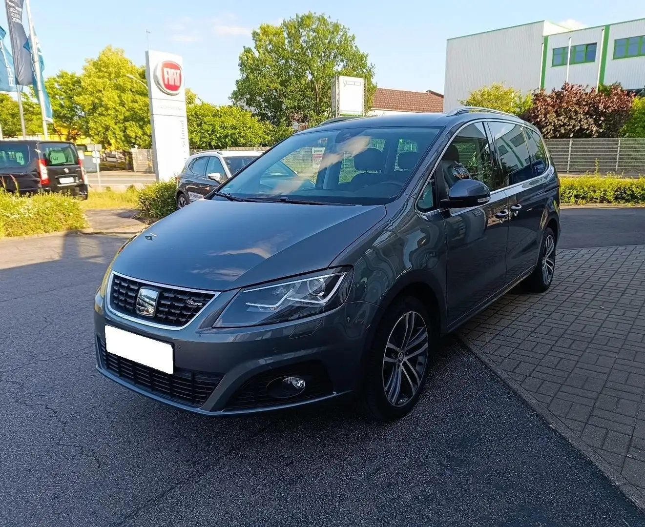SEAT Alhambra 2.0 TDI DSG FR-Line Allrad 7 Sitzer AHK DCC 8-Fach Grau - 1
