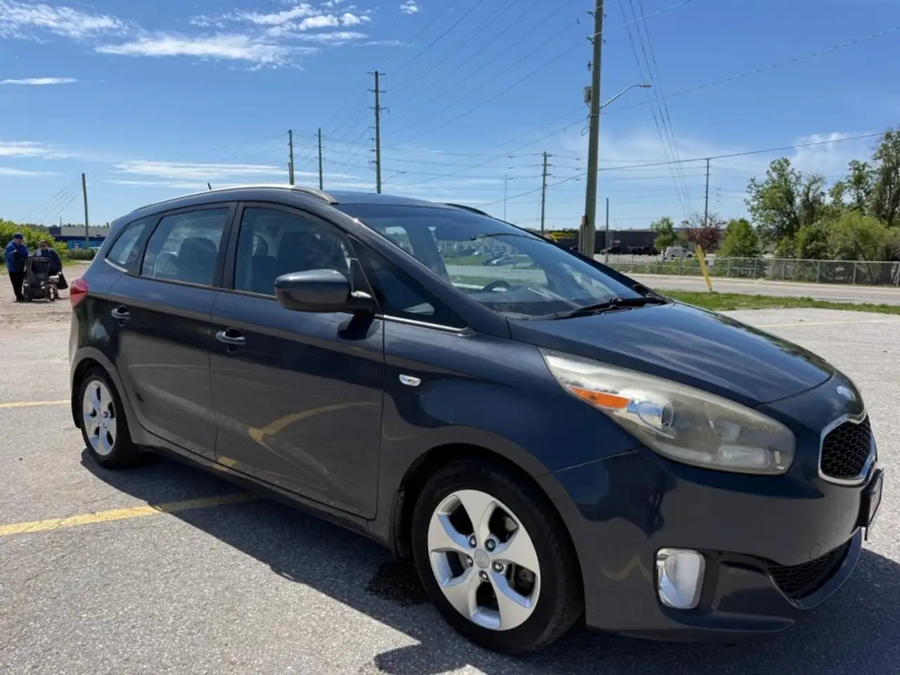 Kia Rondo снимка Kia Rondo