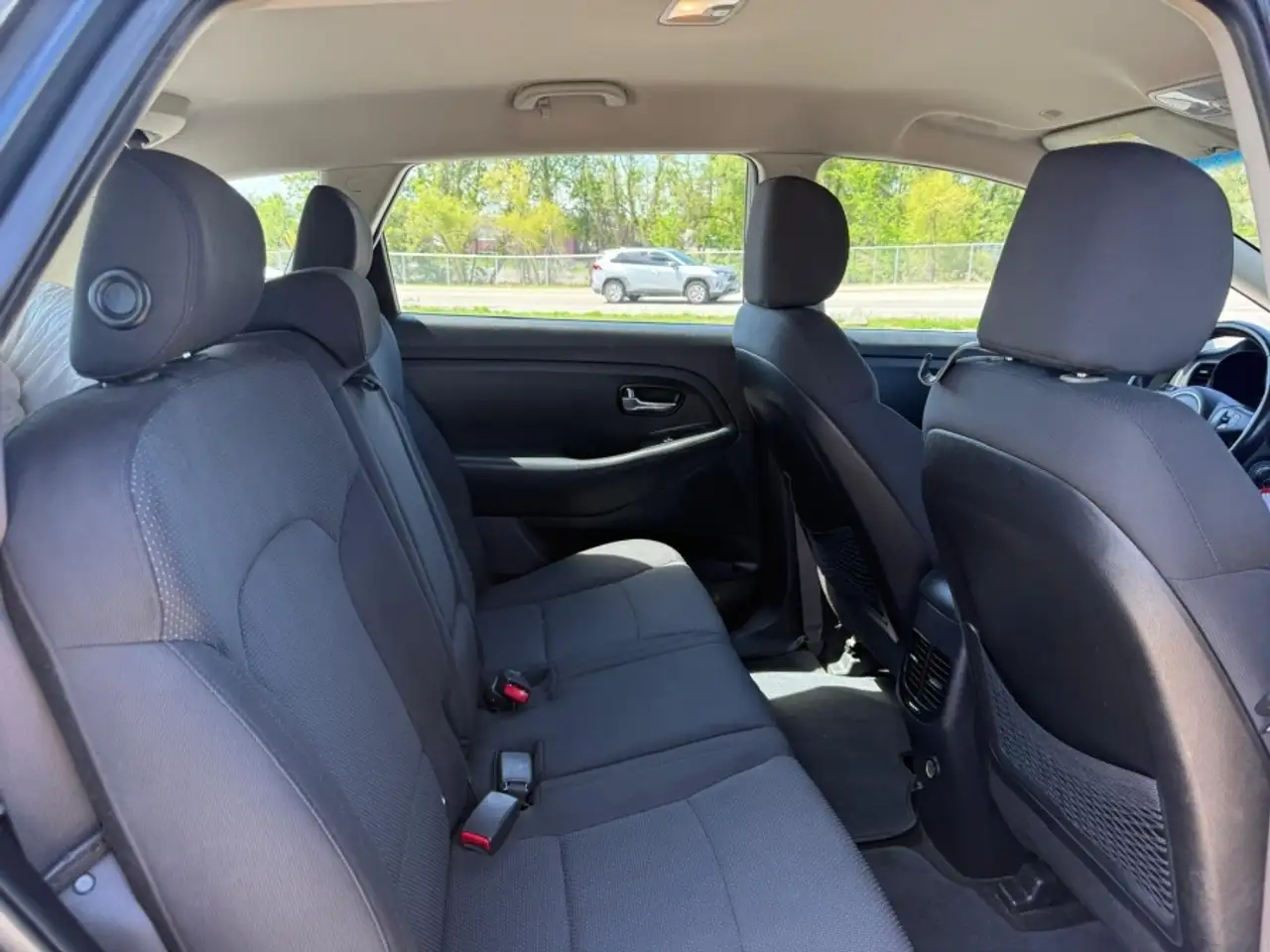 Kia Rondo снимка Kia Rondo