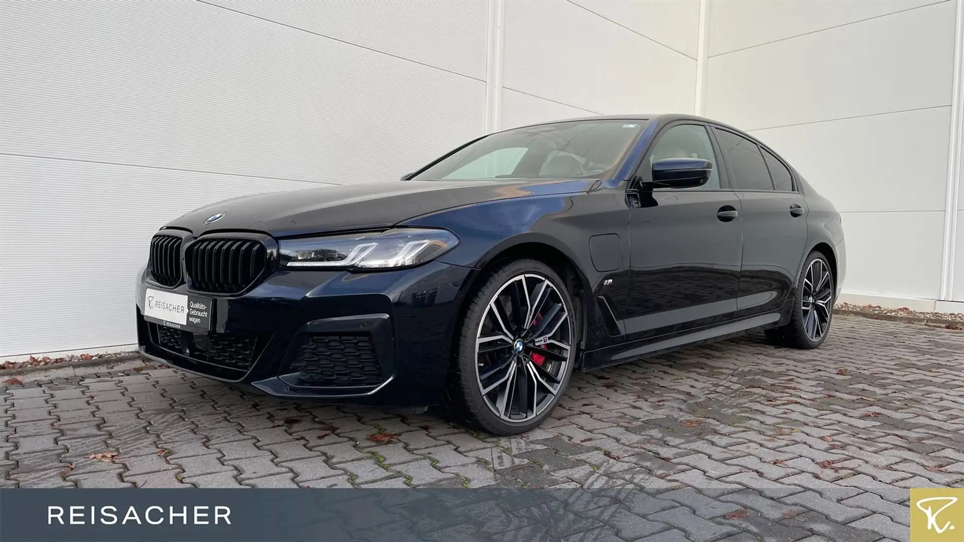 BMW 545 e xDrive Lim M Sport,DAPro.HuD,B&W,360° Schwarz - 1