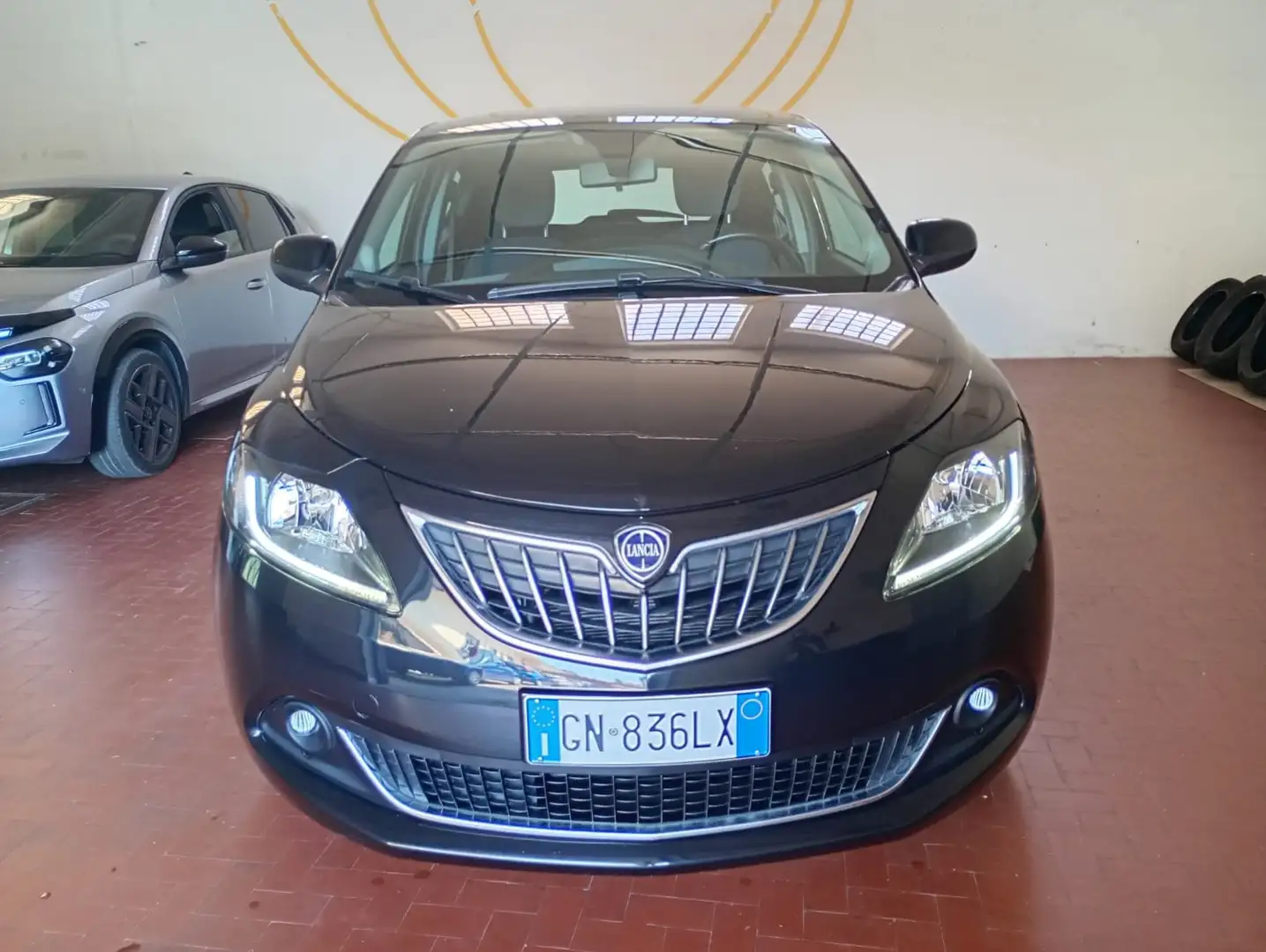 Lancia Ypsilon 1.0 Hybrid 70cv Gold + Camera Nero - 2
