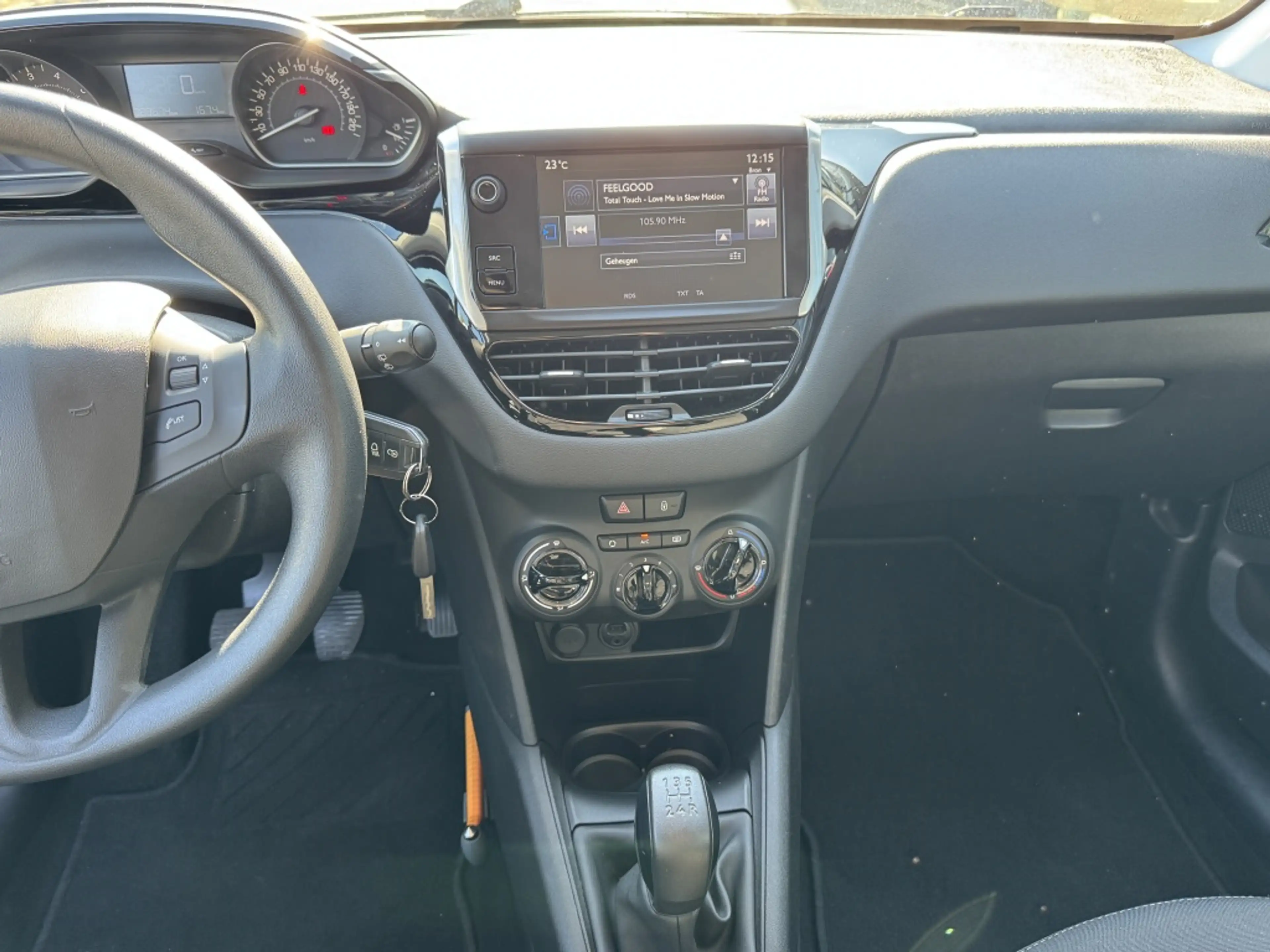 Peugeot 208 1.2 PureTech 82PK 5D (104g) Style — photo 22
