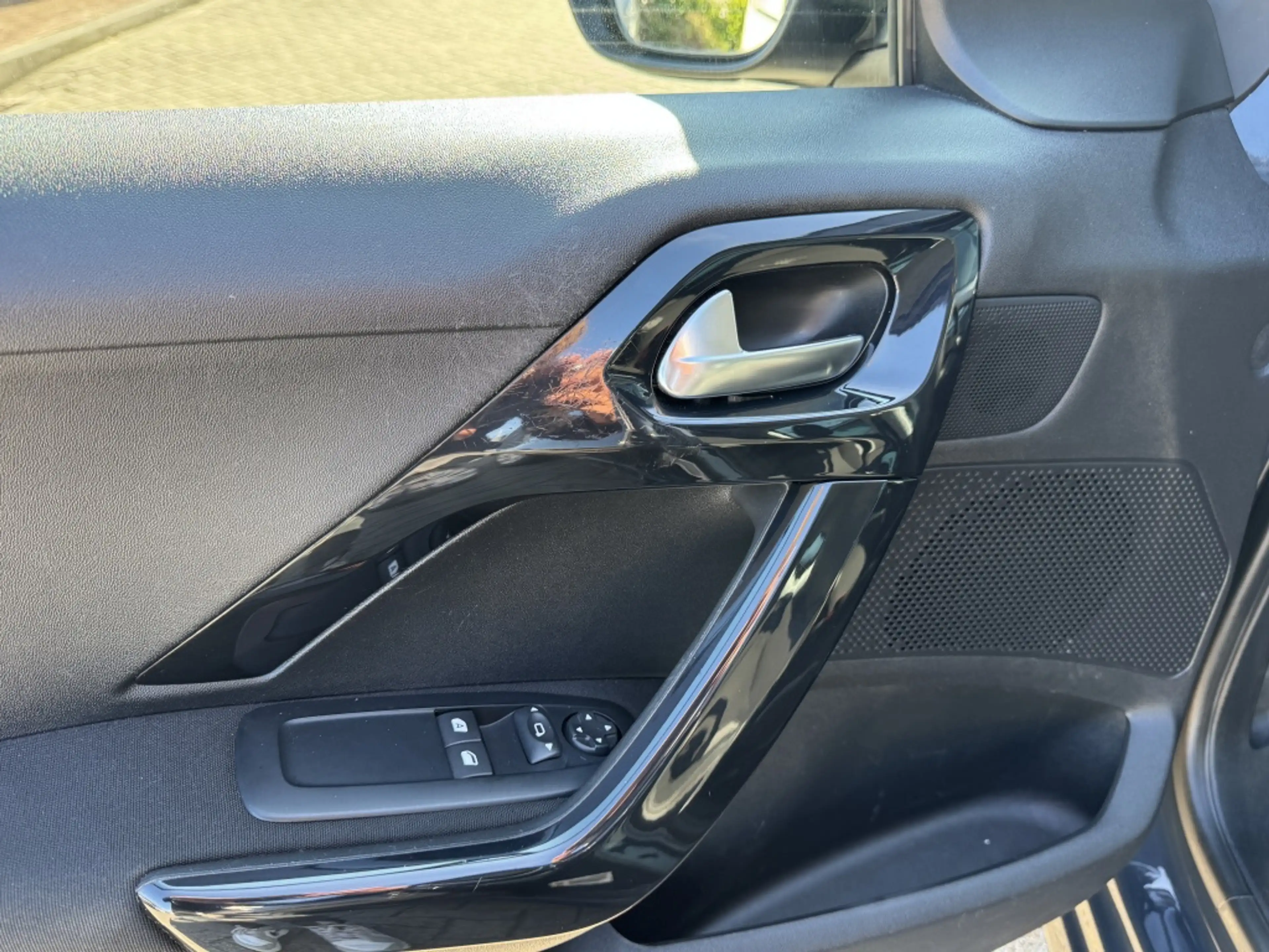 Peugeot 208 1.2 PureTech 82PK 5D (104g) Style — photo 15