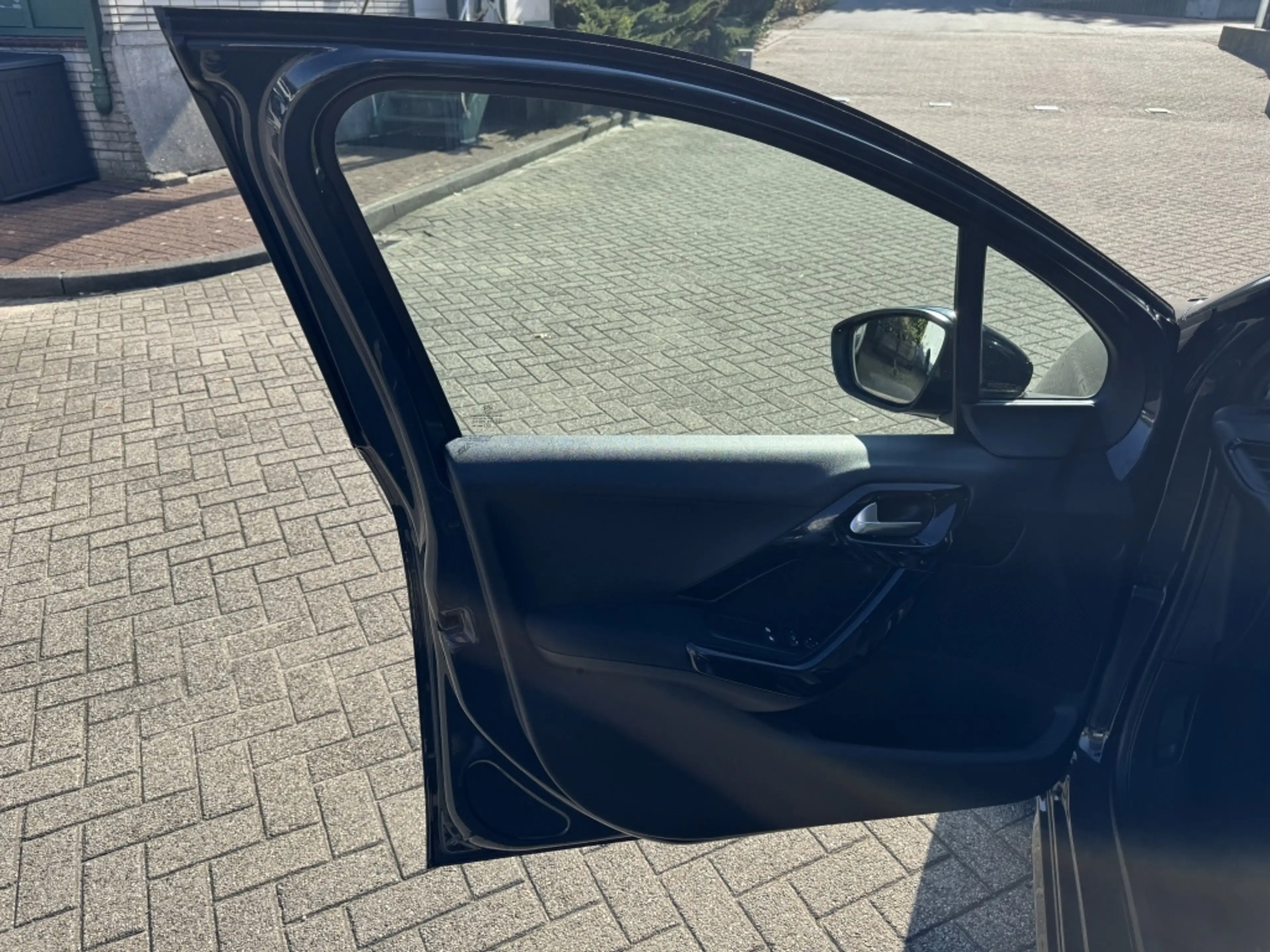 Peugeot 208 1.2 PureTech 82PK 5D (104g) Style — photo 14