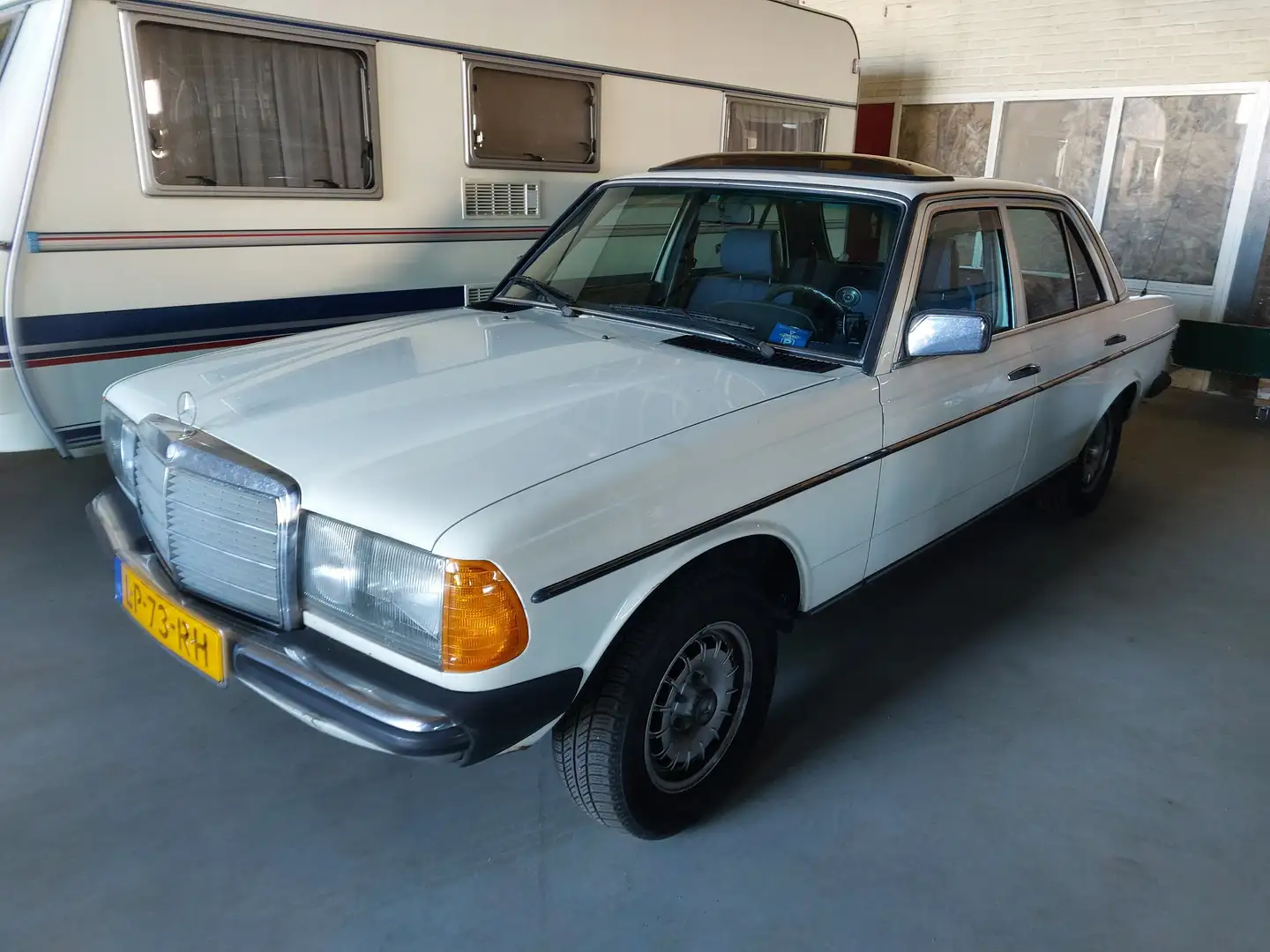 Mercedes-Benz 230 230E 102.000 km Wit - 2