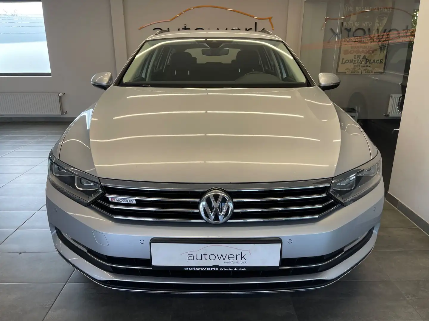 Volkswagen Passat Variant 2.0 TDI Comfort. 4Motion*LED/AHK* Silber - 2