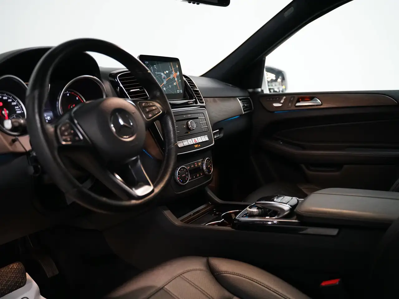 Mercedes-Benz GLE снимка Mercedes-Benz GLE