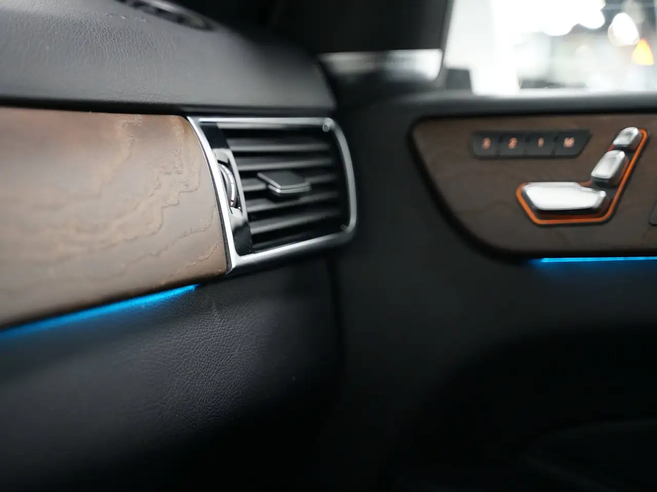 Mercedes-Benz GLE снимка Mercedes-Benz GLE