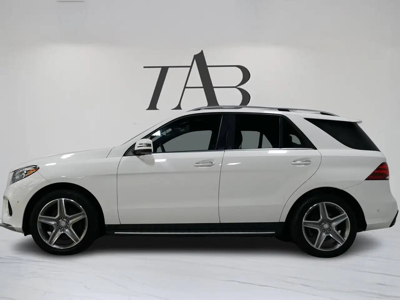 Mercedes-Benz GLE снимка Mercedes-Benz GLE