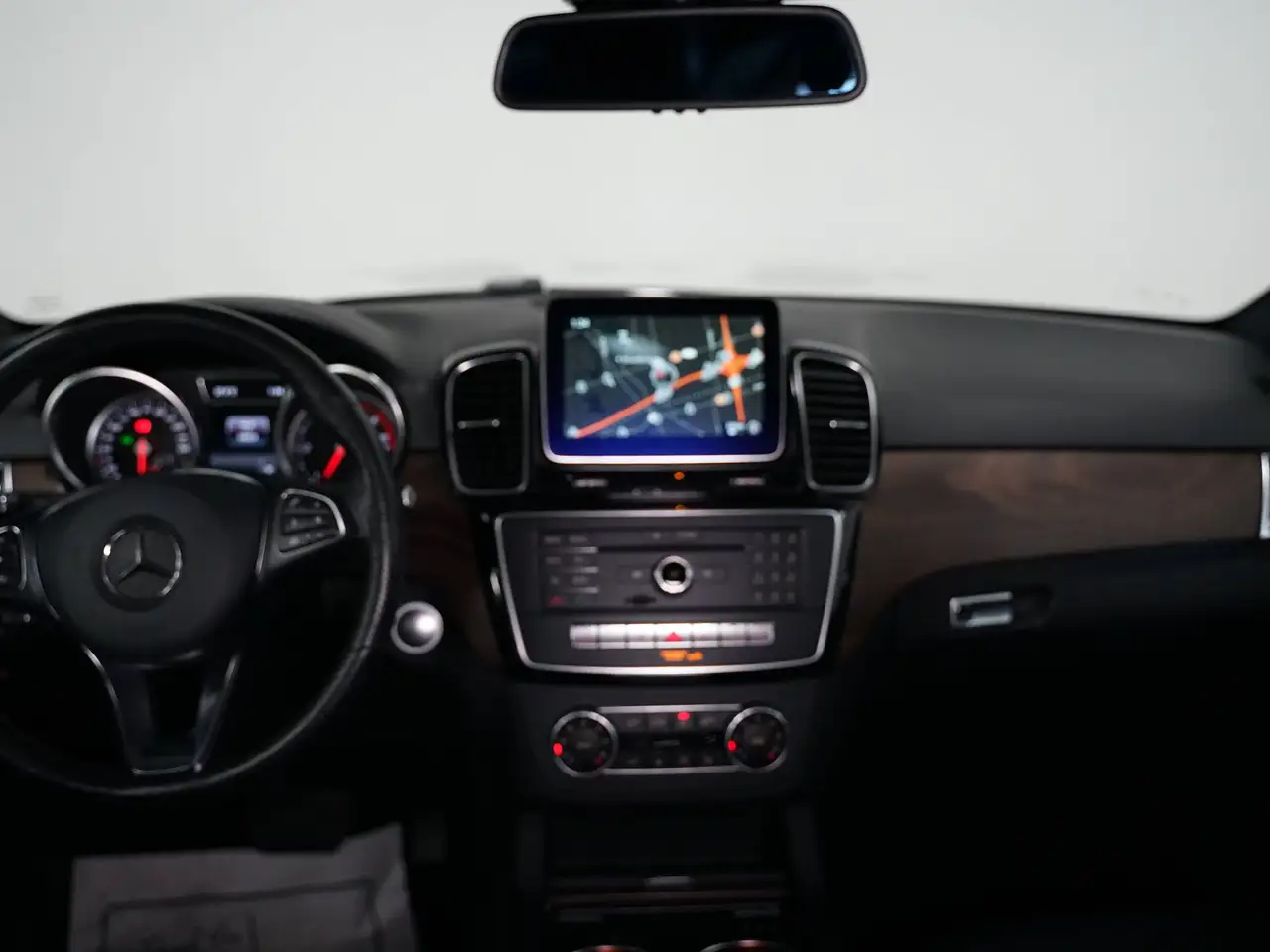 Mercedes-Benz GLE снимка Mercedes-Benz GLE