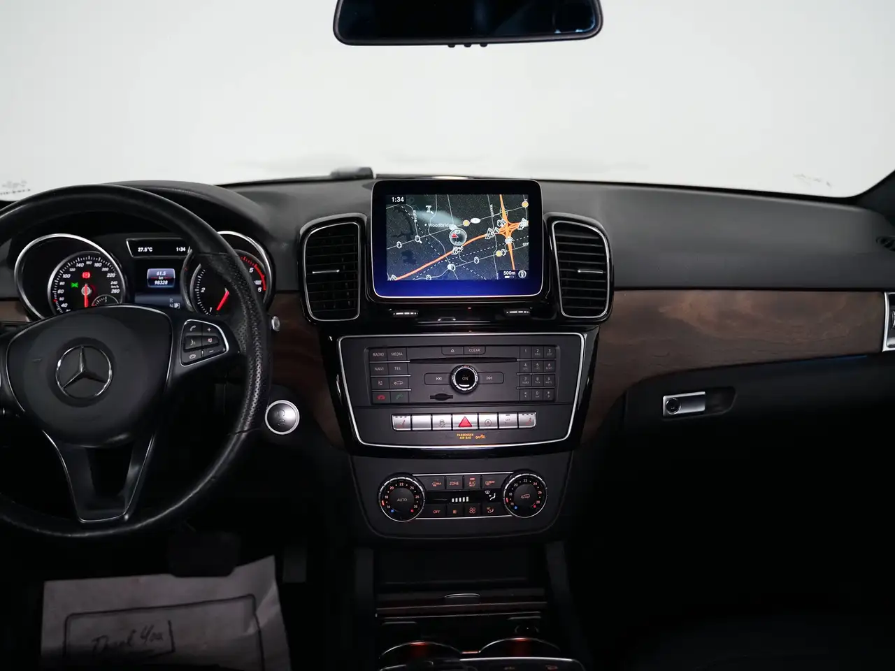 Mercedes-Benz GLE снимка Mercedes-Benz GLE