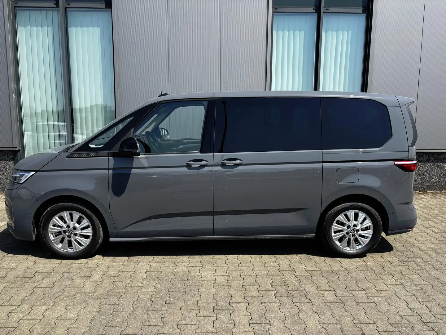 Volkswagen T7 Multivan Business 1.5 eHYBRID 4MOTION (ALLRAD) DSG, 5 Ja... - 2