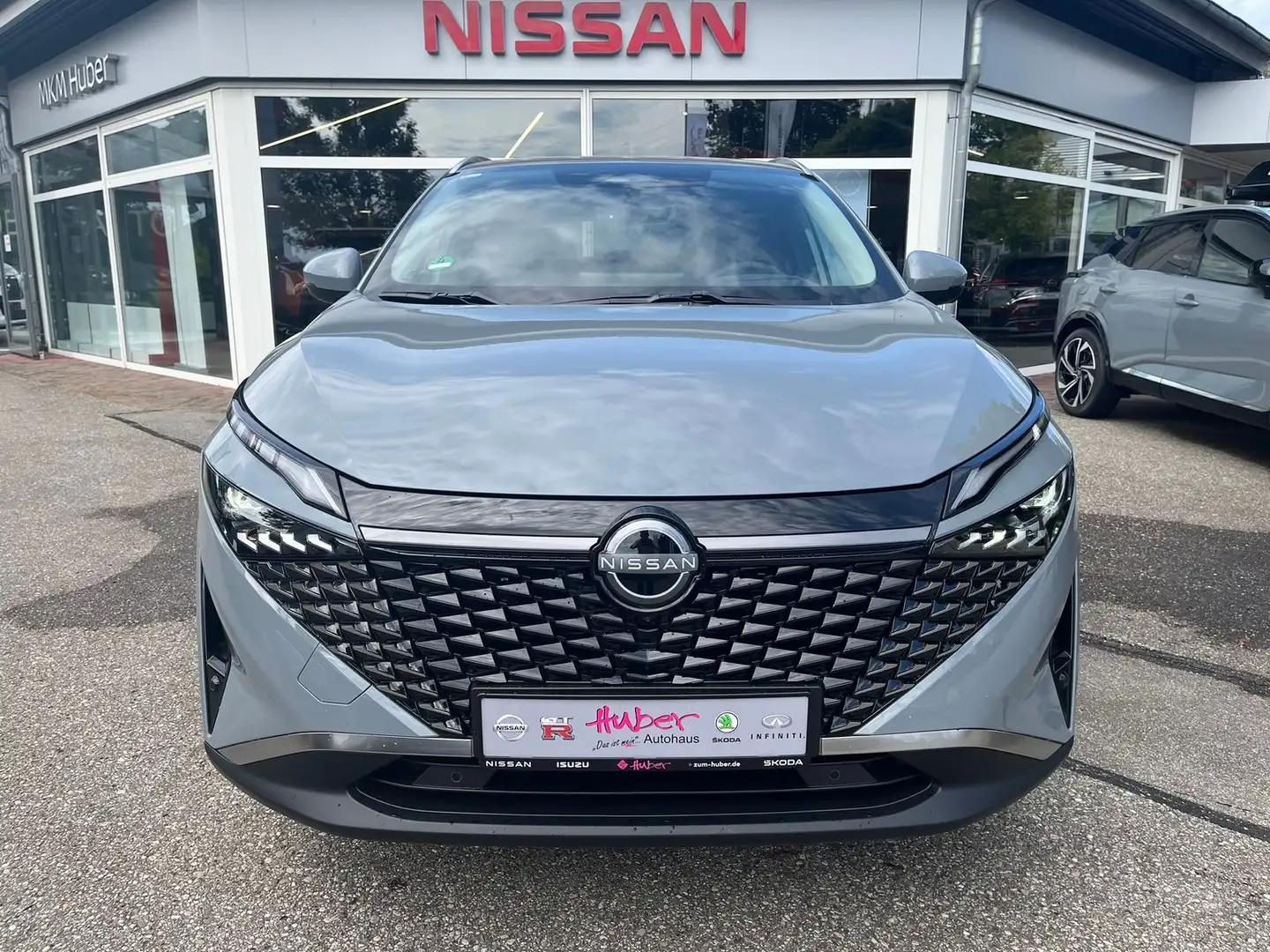 Nissan Qashqai 1.3 DIG-T Automatik - N-Connecta Gris - 2