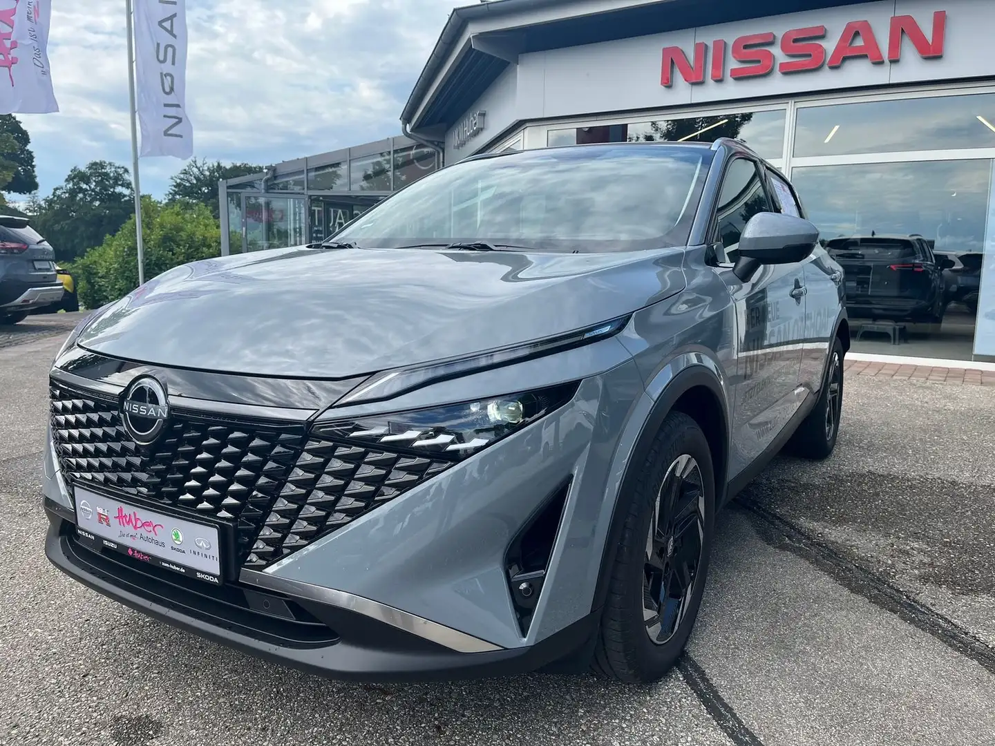 Nissan Qashqai 1.3 DIG-T Automatik - N-Connecta Gris - 1