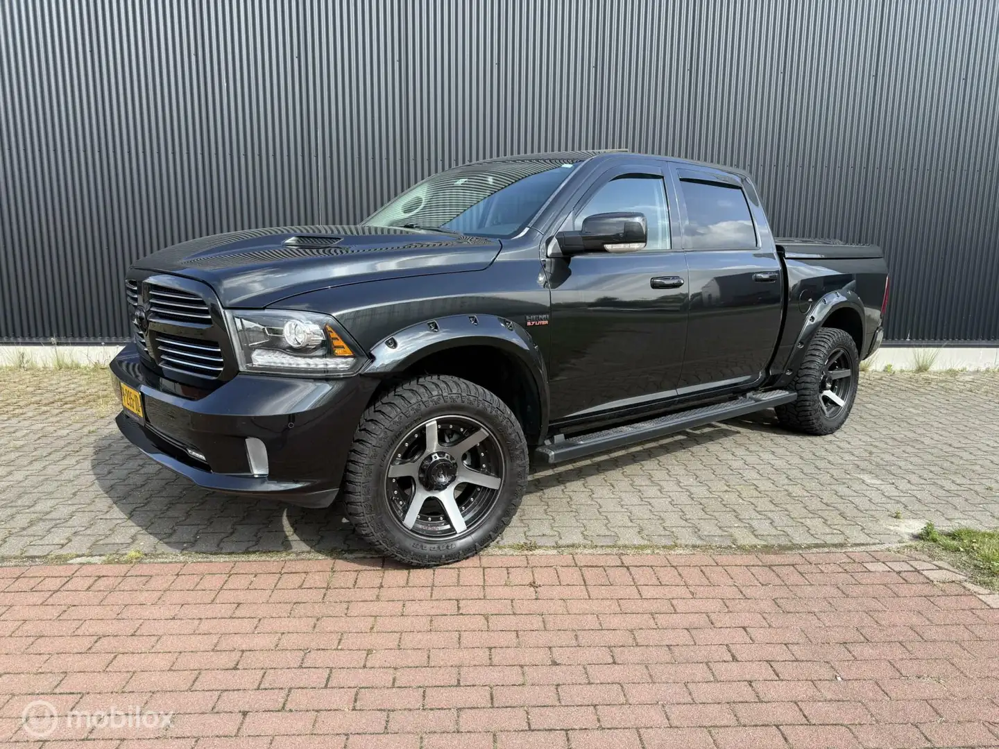 Dodge RAM 1500 5.7 V8 1e EIG LIFTED, CUSTOM, BLACK ED Zwart - 2
