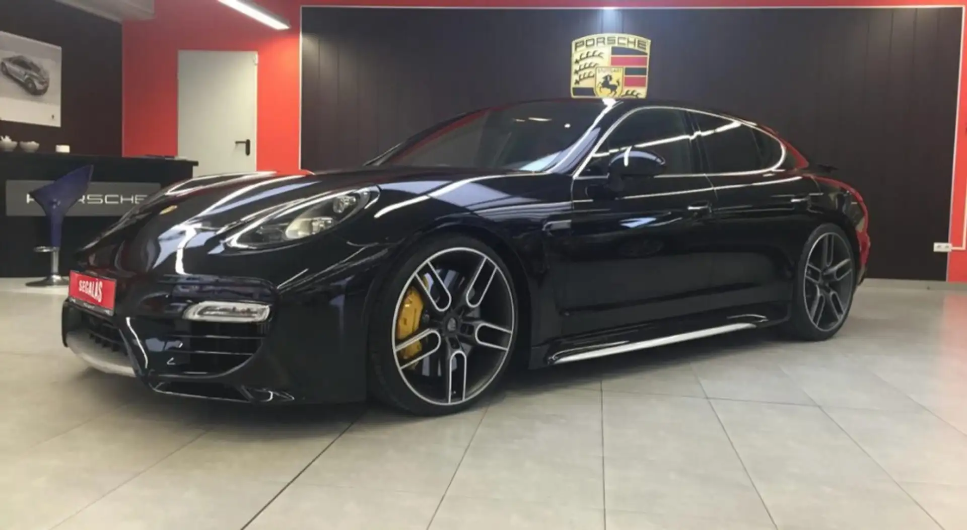 Porsche Panamera Turbo S PDK Zwart - 2