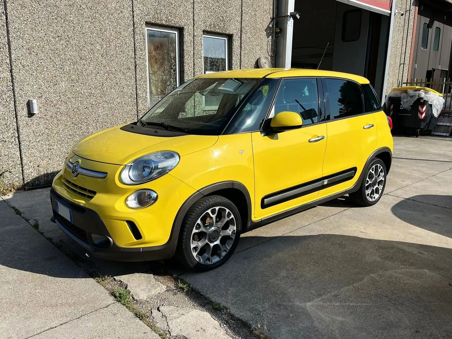 Fiat 500L 1.4 Trekking 95cv Żółty - 1