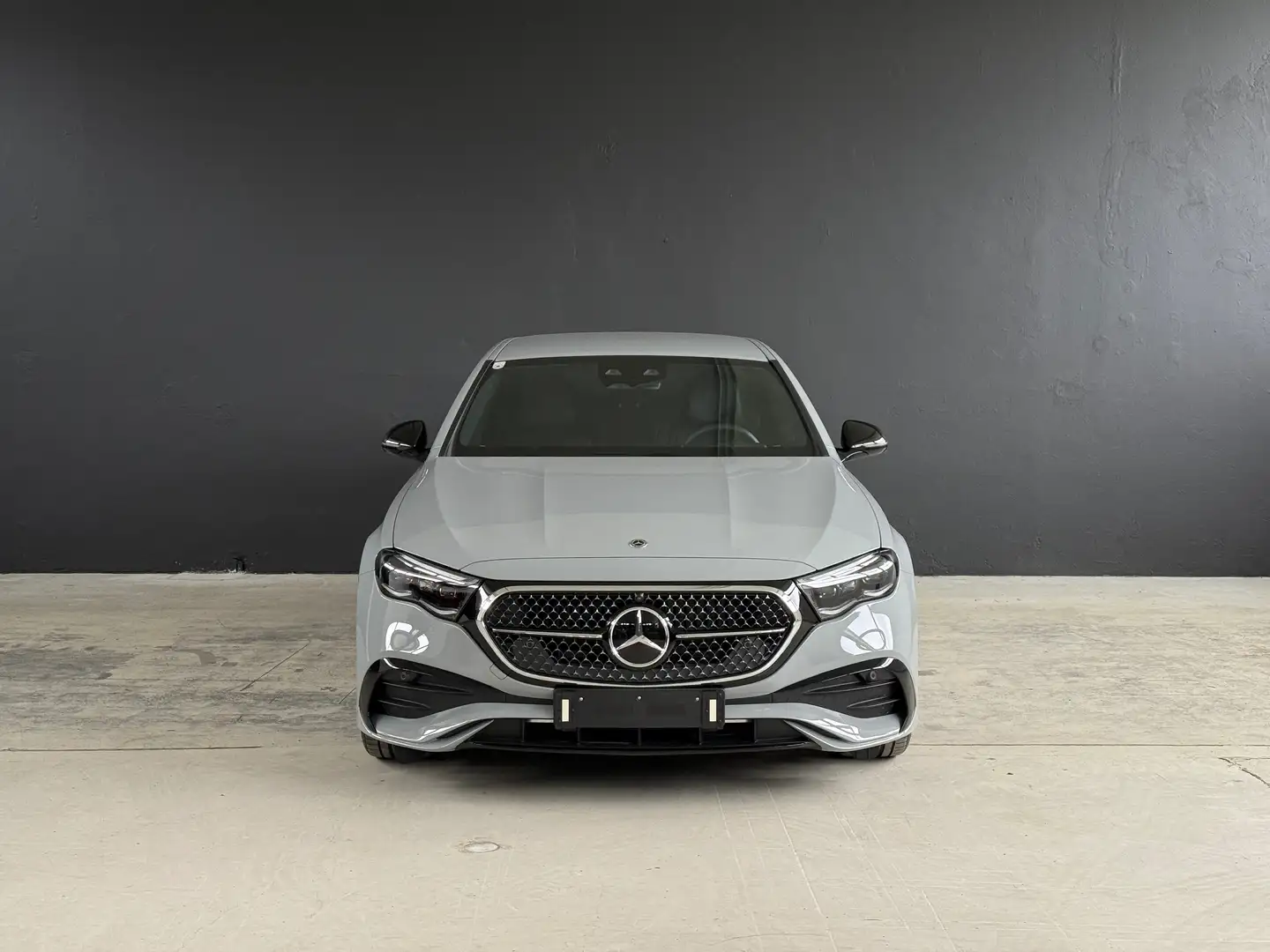 Mercedes-Benz E 220 d *AMG Advanced Plus, Fahrassistenz-Paket Plus Gris - 2