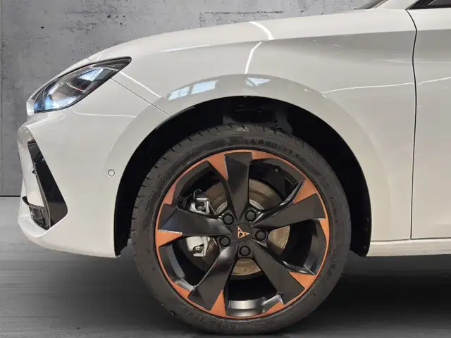 Cupra Leon view 5