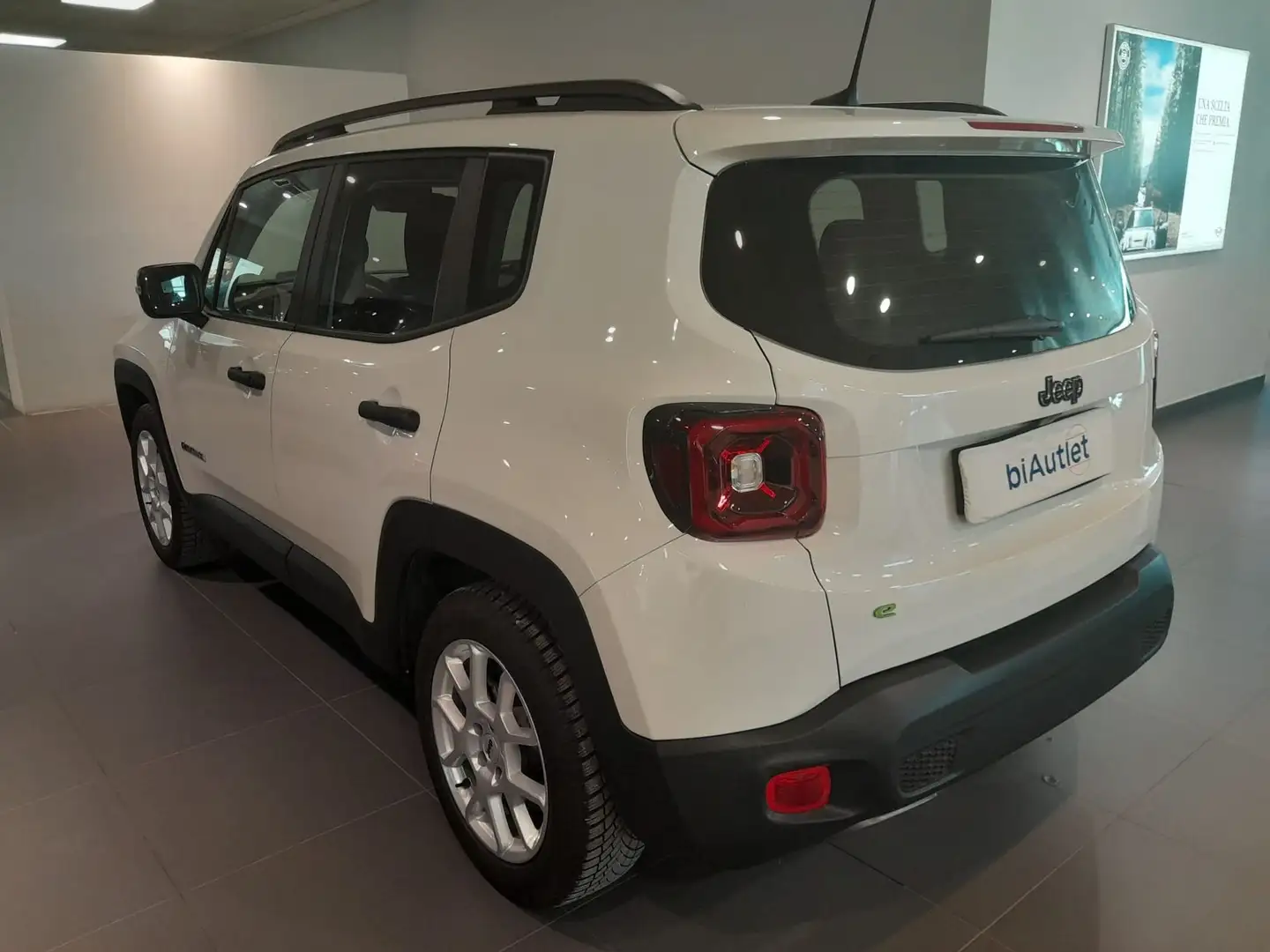 Jeep Renegade 1.5 turbo t4 mhev Altitude 2wd dct Bianco - 2
