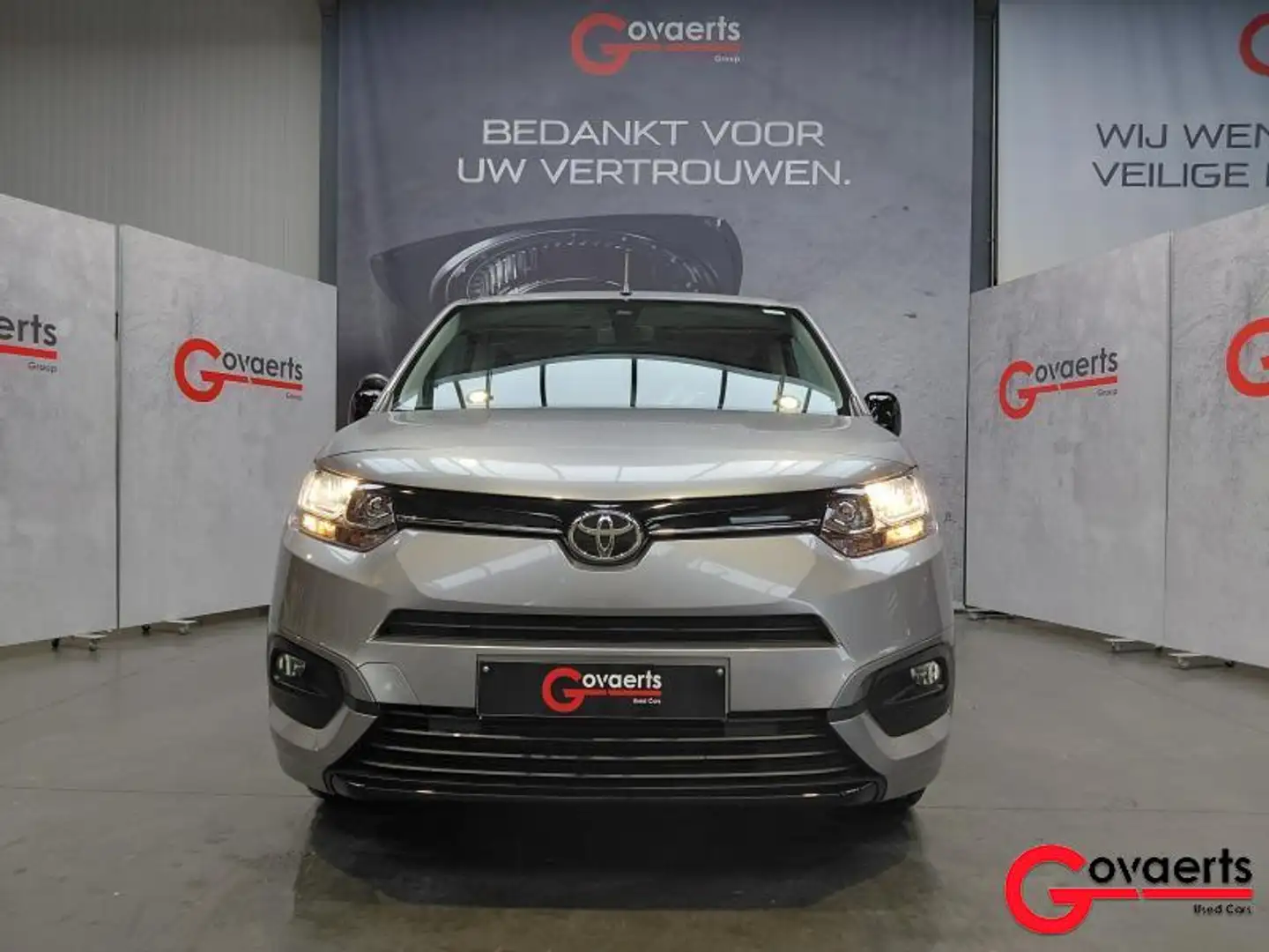 Toyota Proace City & ProAce Verso Shuttle Gris - 2