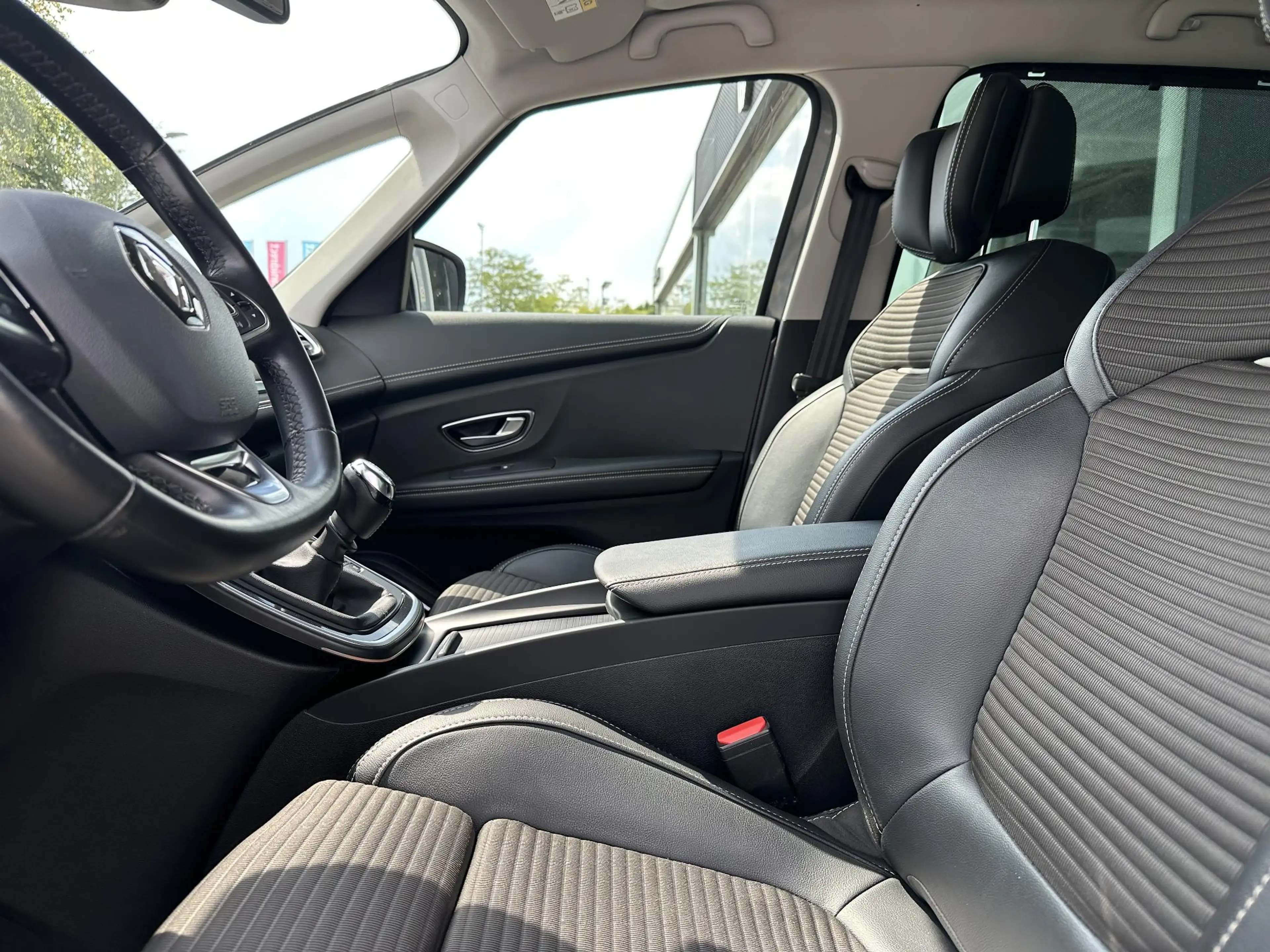 Renault Grand Scenic Energy TCe 130 Bose l Origineel NL l Trekhaak l De — photo 13