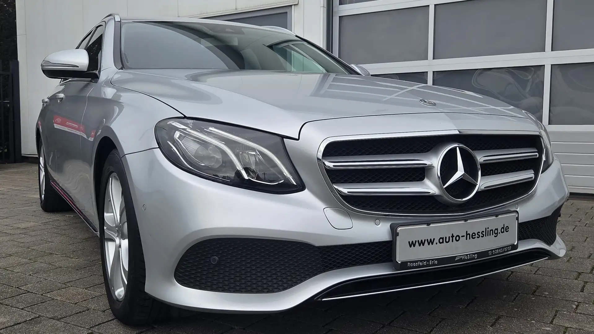 Mercedes-Benz E 220 E 220 d Avantgarde AHK Standheizung LED Argent - 1
