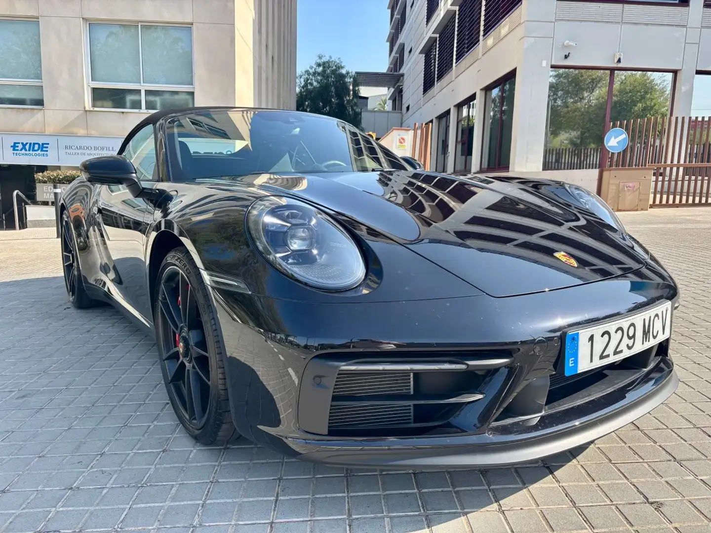 Porsche 992 Carrera GTS Cabriolet PDK Noir - 2