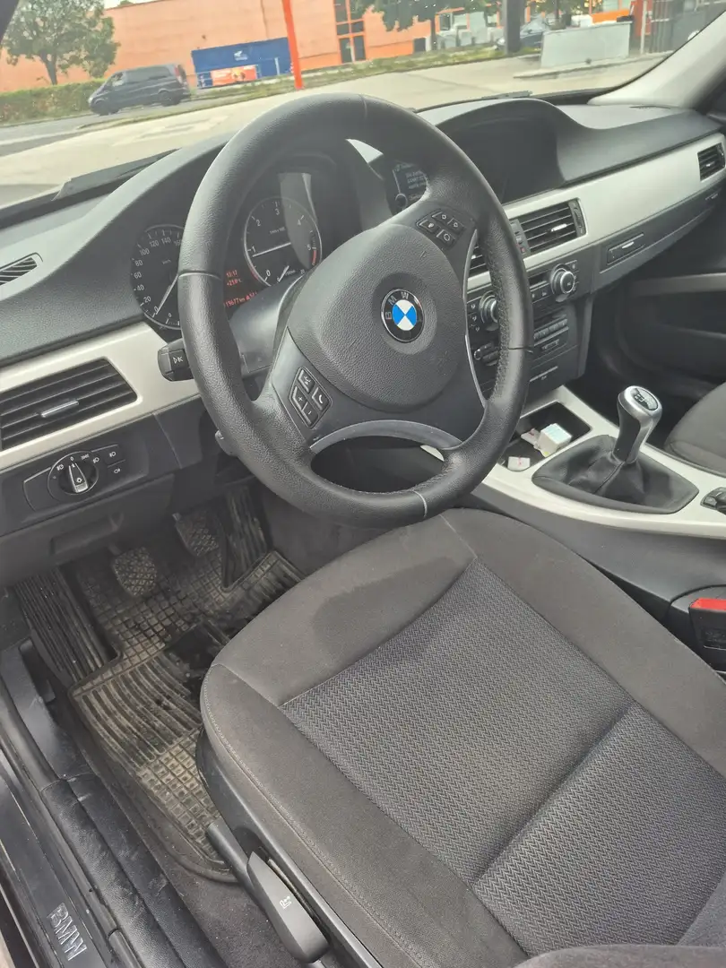 BMW 316 316d Touring - 1