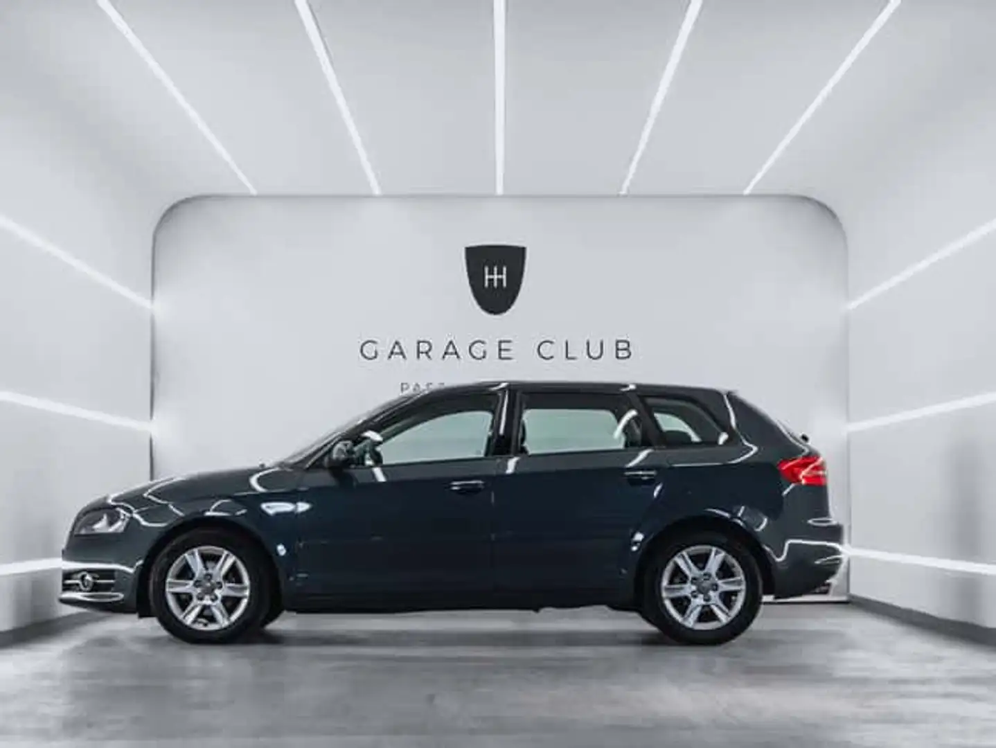 Audi A3 Sportback 1.6TDI Attraction - 2