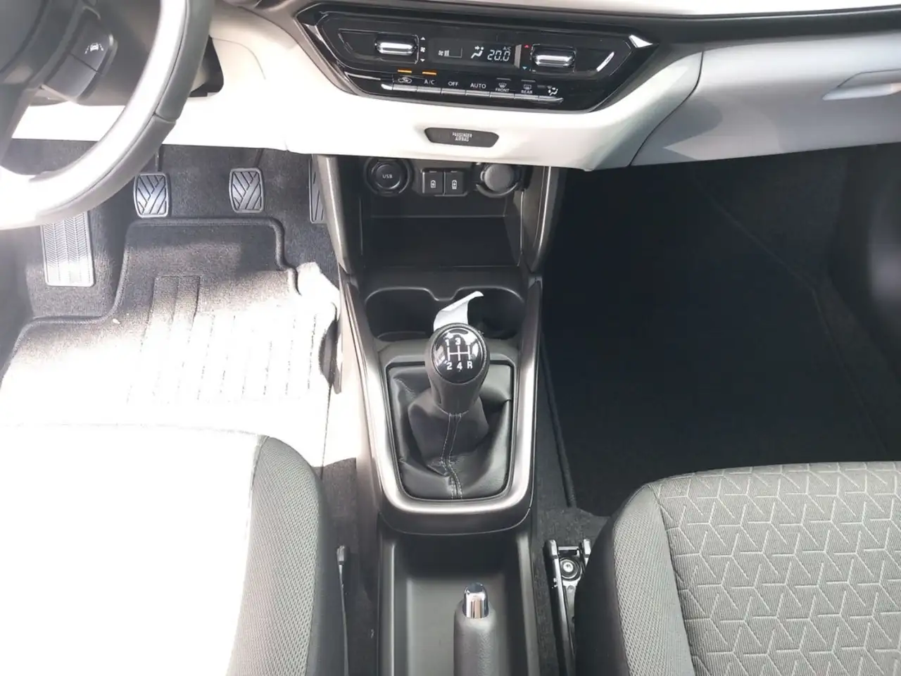 Suzuki Swift Comfort Facelift LED Rückfahrkamera 15