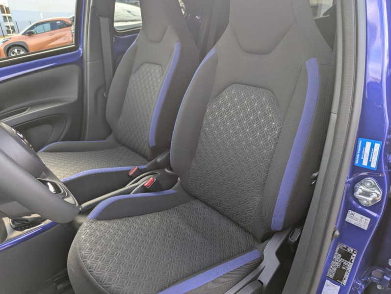Toyota Aygo X S-CVT Team D LED, PDC, Allwetter — photo 9