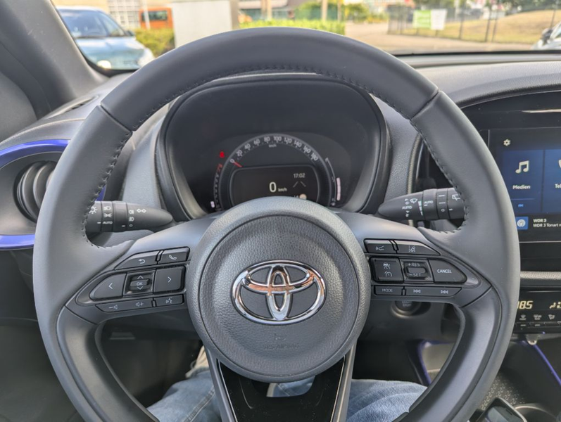 Toyota Aygo X S-CVT Team D LED, PDC, Allwetter — photo 10