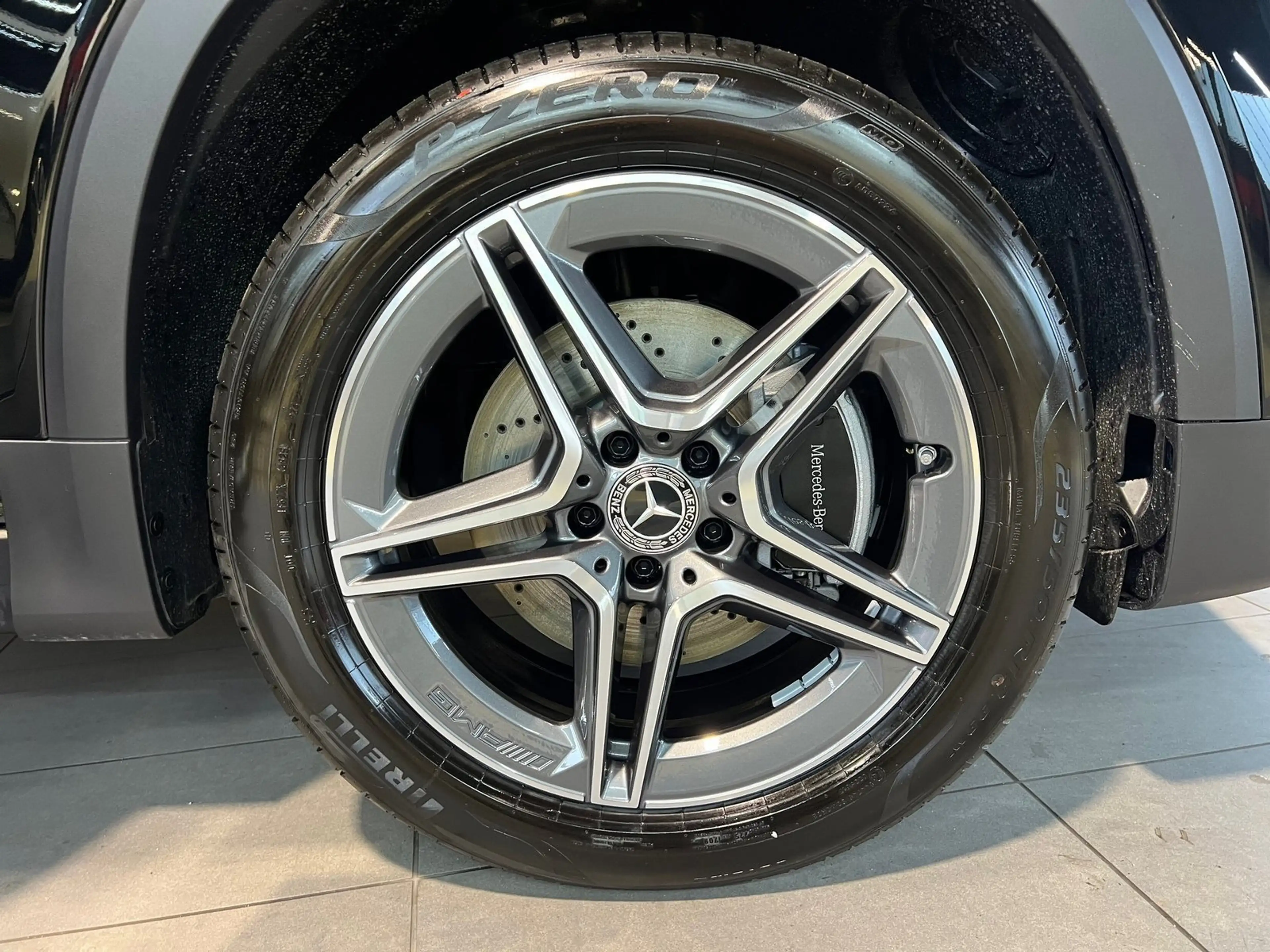 Mercedes-Benz GLB 200 Edition AMG Pano/AHK/Dist/7Sitz/360°/Tot — photo 4