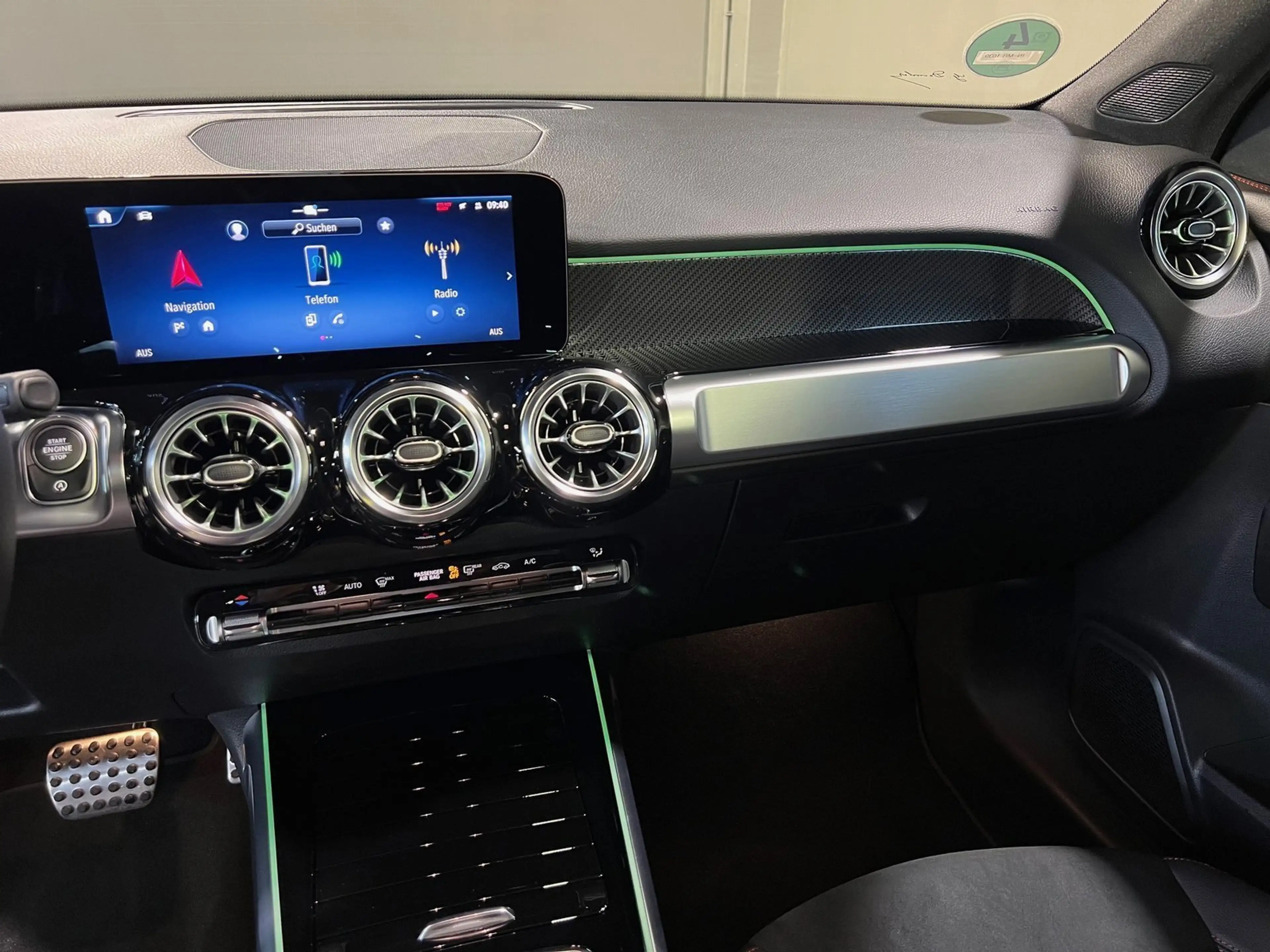 Mercedes-Benz GLB 200 Edition AMG Pano/AHK/Dist/7Sitz/360°/Tot — photo 12