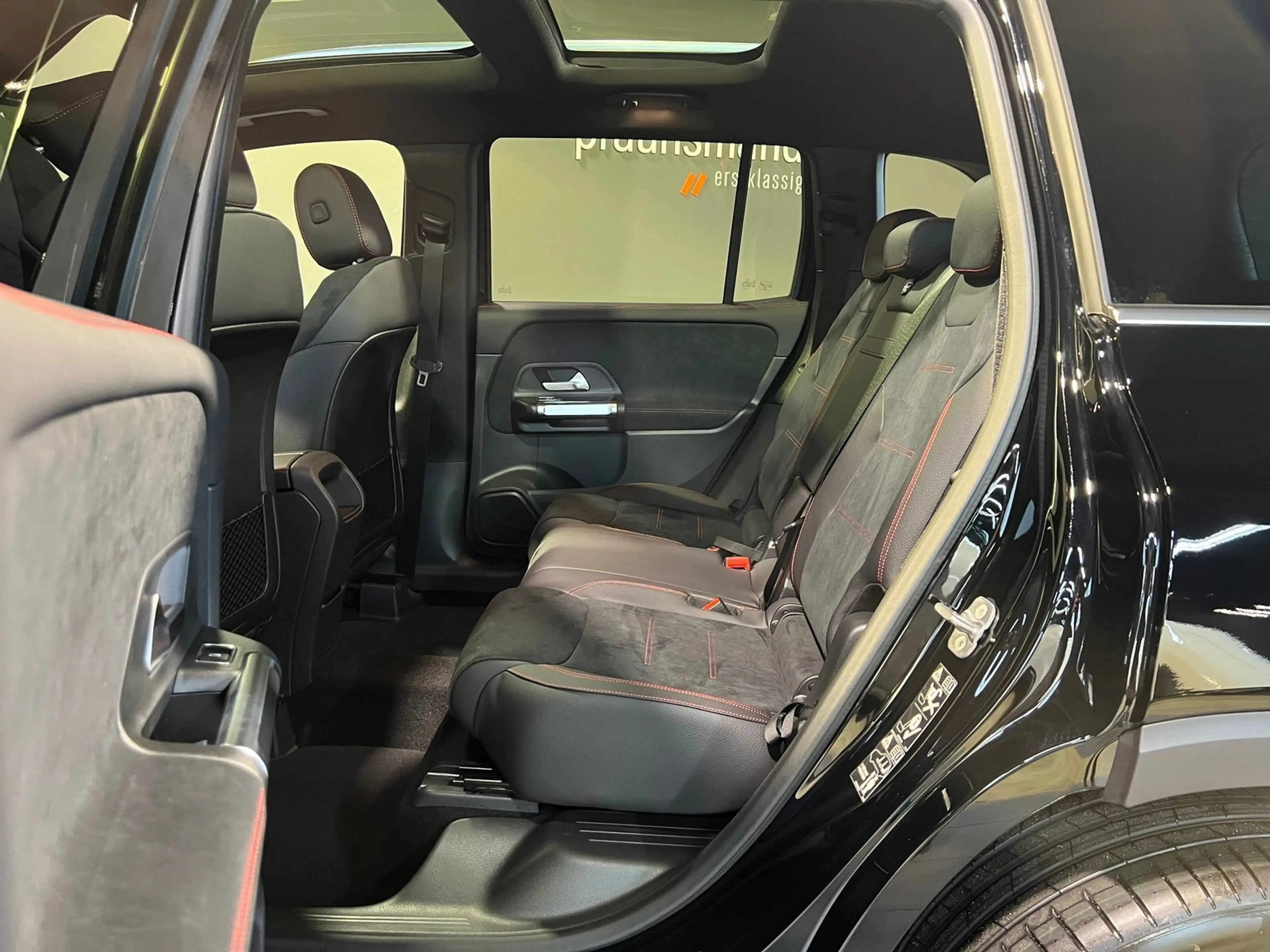 Mercedes-Benz GLB 200 Edition AMG Pano/AHK/Dist/7Sitz/360°/Tot — photo 9