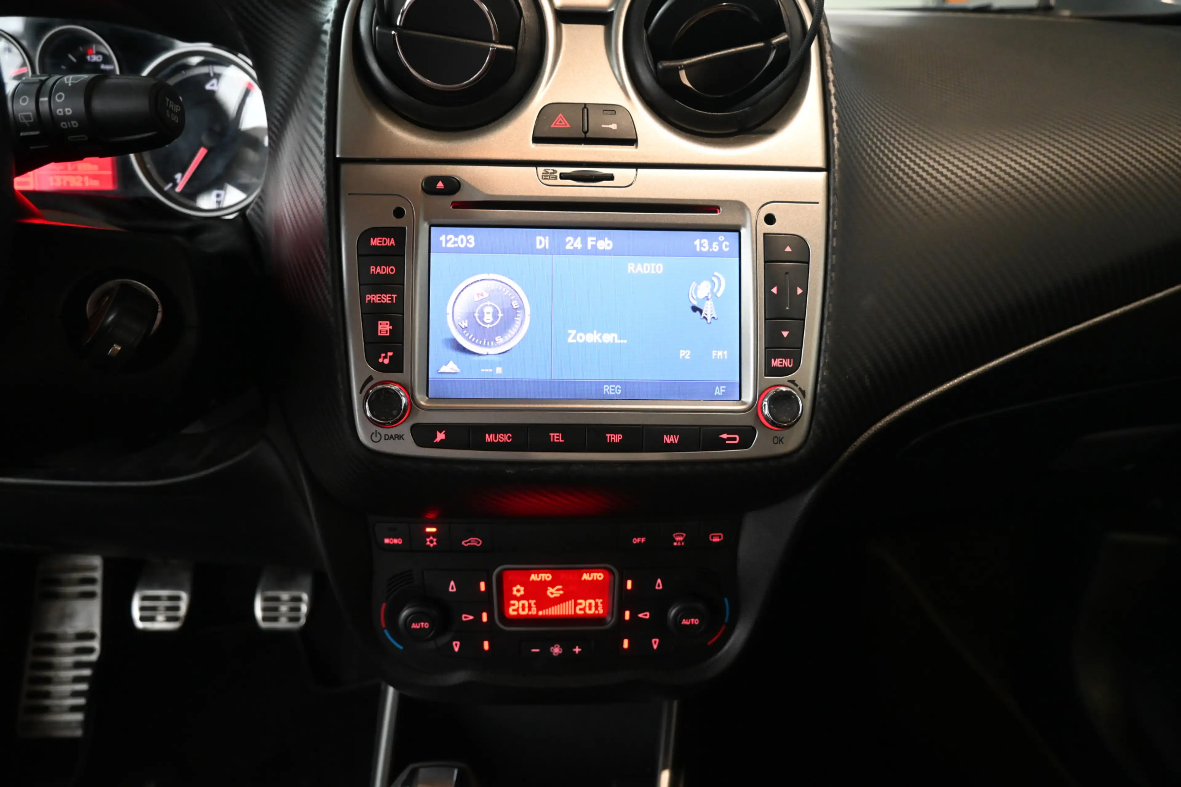 Alfa Romeo MiTo 1.3 JTDm ECO Distinctive Clima Navigatie Cruise Co — photo 9