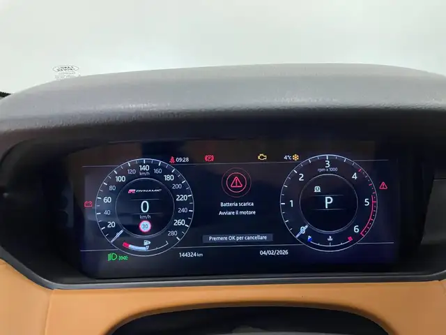 Land Rover Range Rover Velar view 5