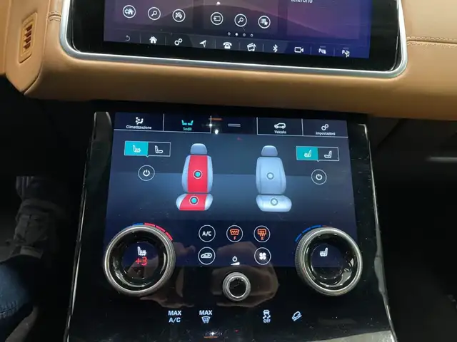 Land Rover Range Rover Velar view 14