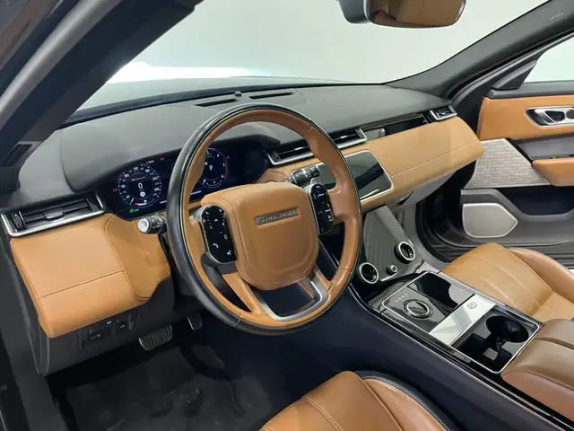 Land Rover Range Rover Velar view 15