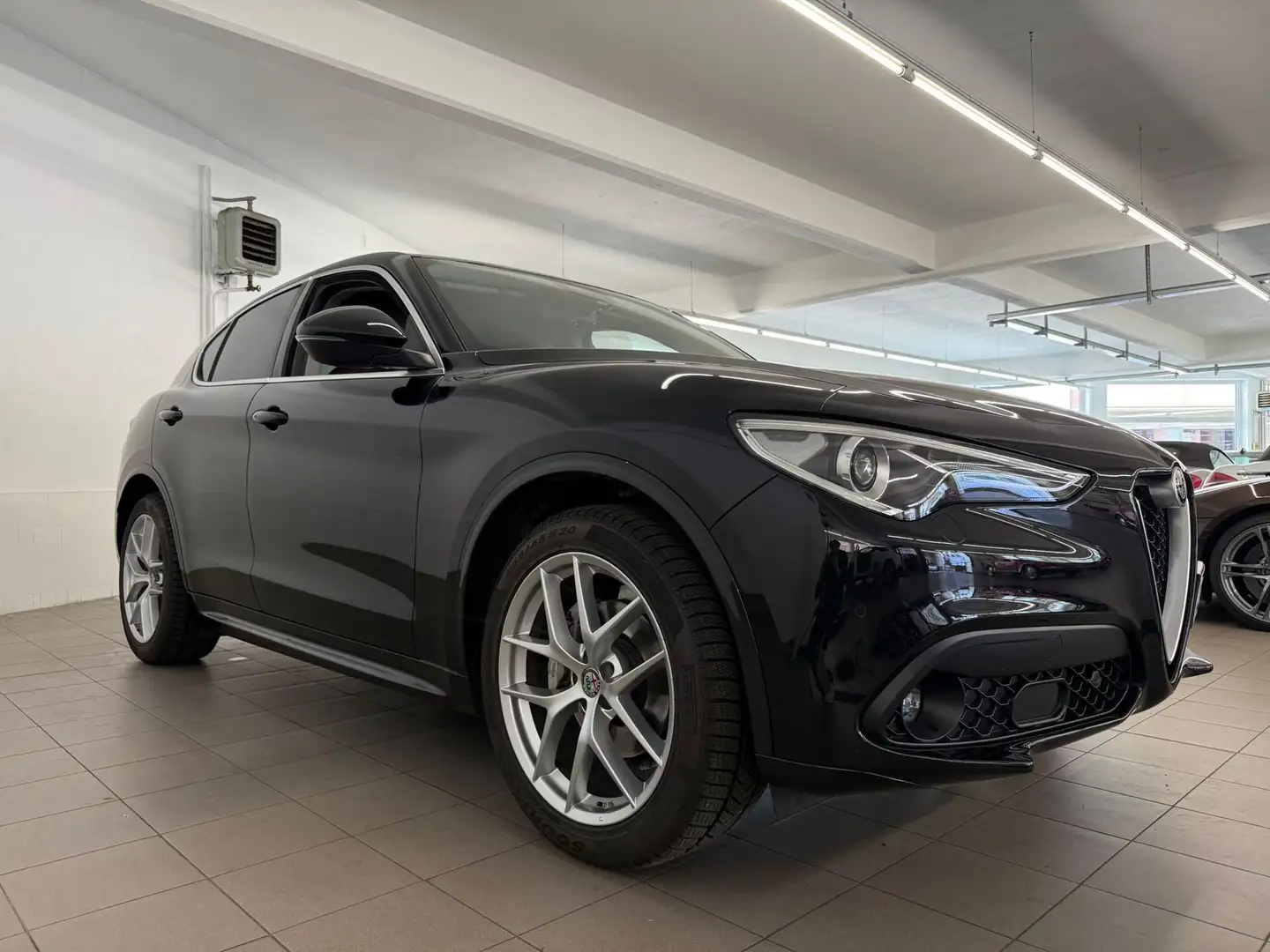 Alfa Romeo Stelvio 2.2 Turbodiesel 190 CV AT8 Q4 Ti Nero - 2