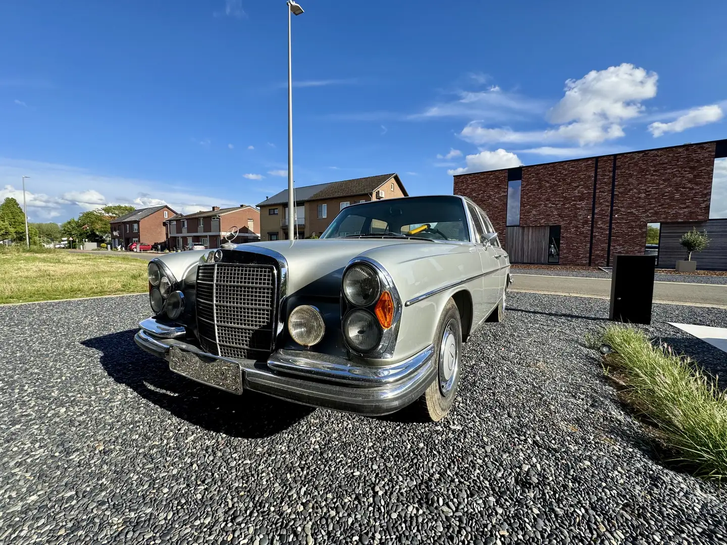 Mercedes-Benz 280 Mercedes 280 SE 3.5 benzine V8 W108 Gris - 1