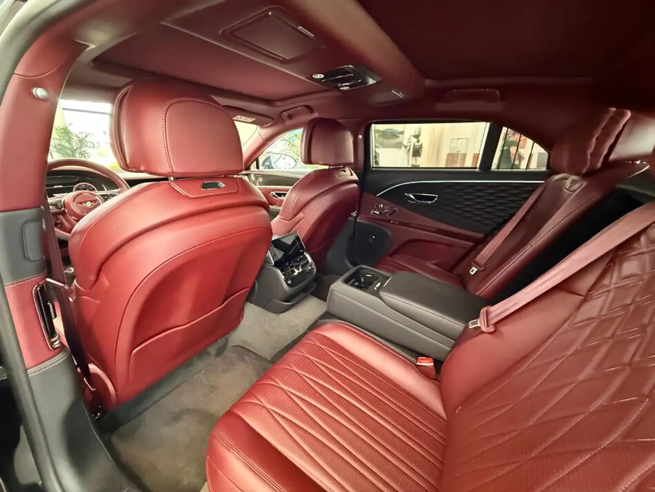 Bentley Flying Spur 2021 — фото 11