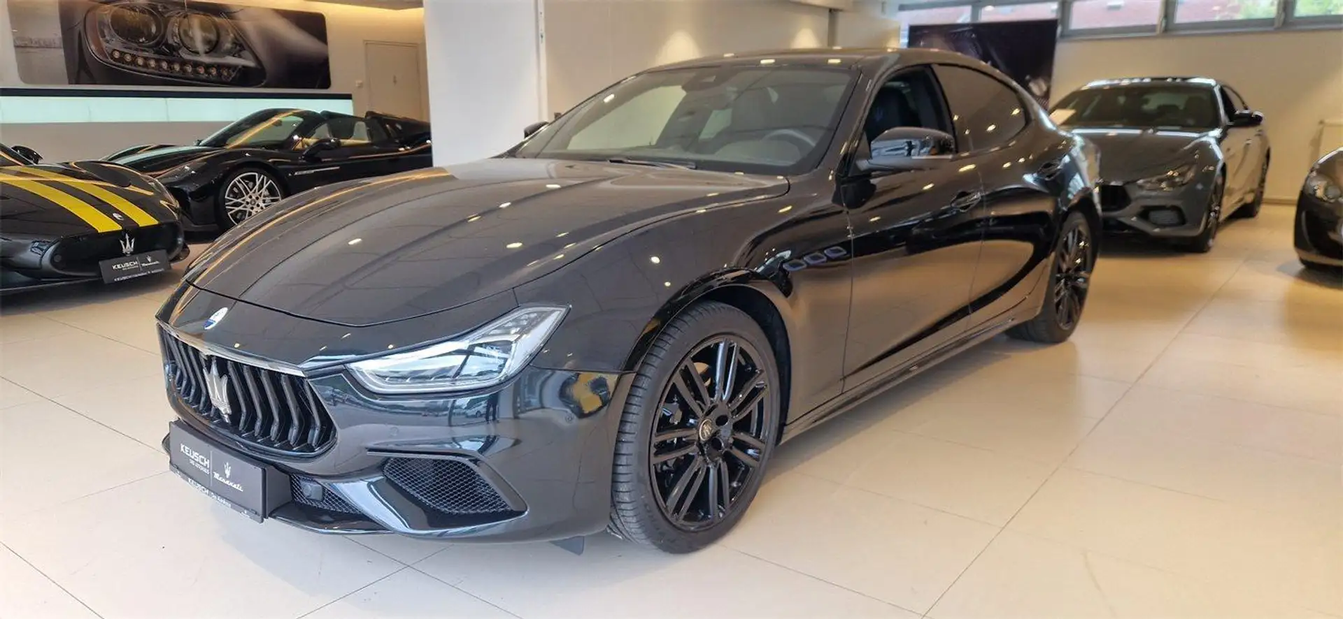 Maserati Ghibli GT Schwarz - 2