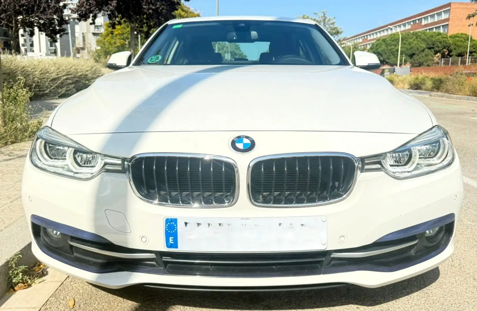 BMW 320 320dA xDrive Weiß - 2