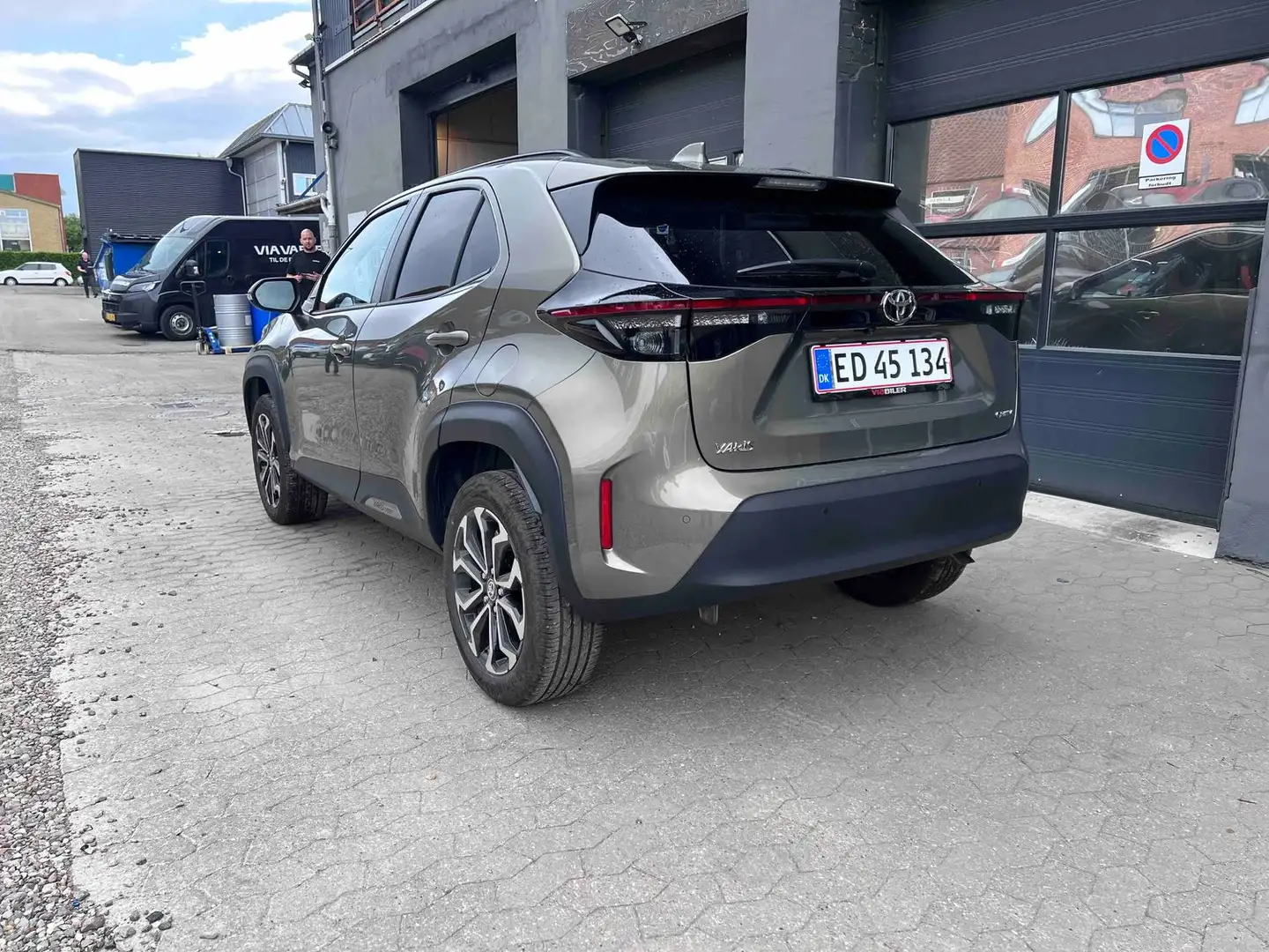 Toyota Yaris Cross 1.5 Hybrid 115 Business Plus |Navi|Carplay|PDC V+A Marrón - 2