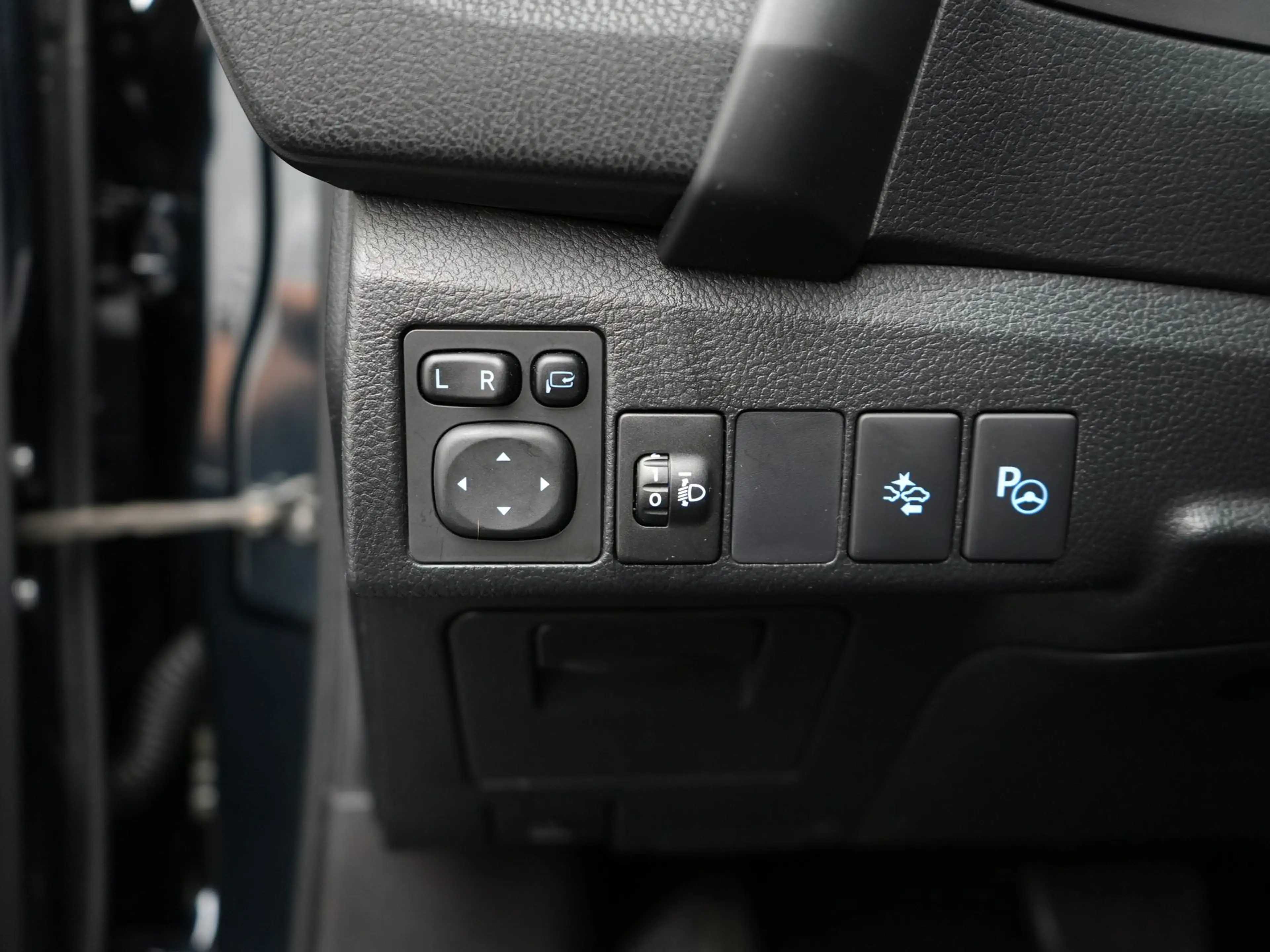 Toyota Auris 1.8 Hybrid Executive | Parkeersensoren V+A | Navig — photo 8