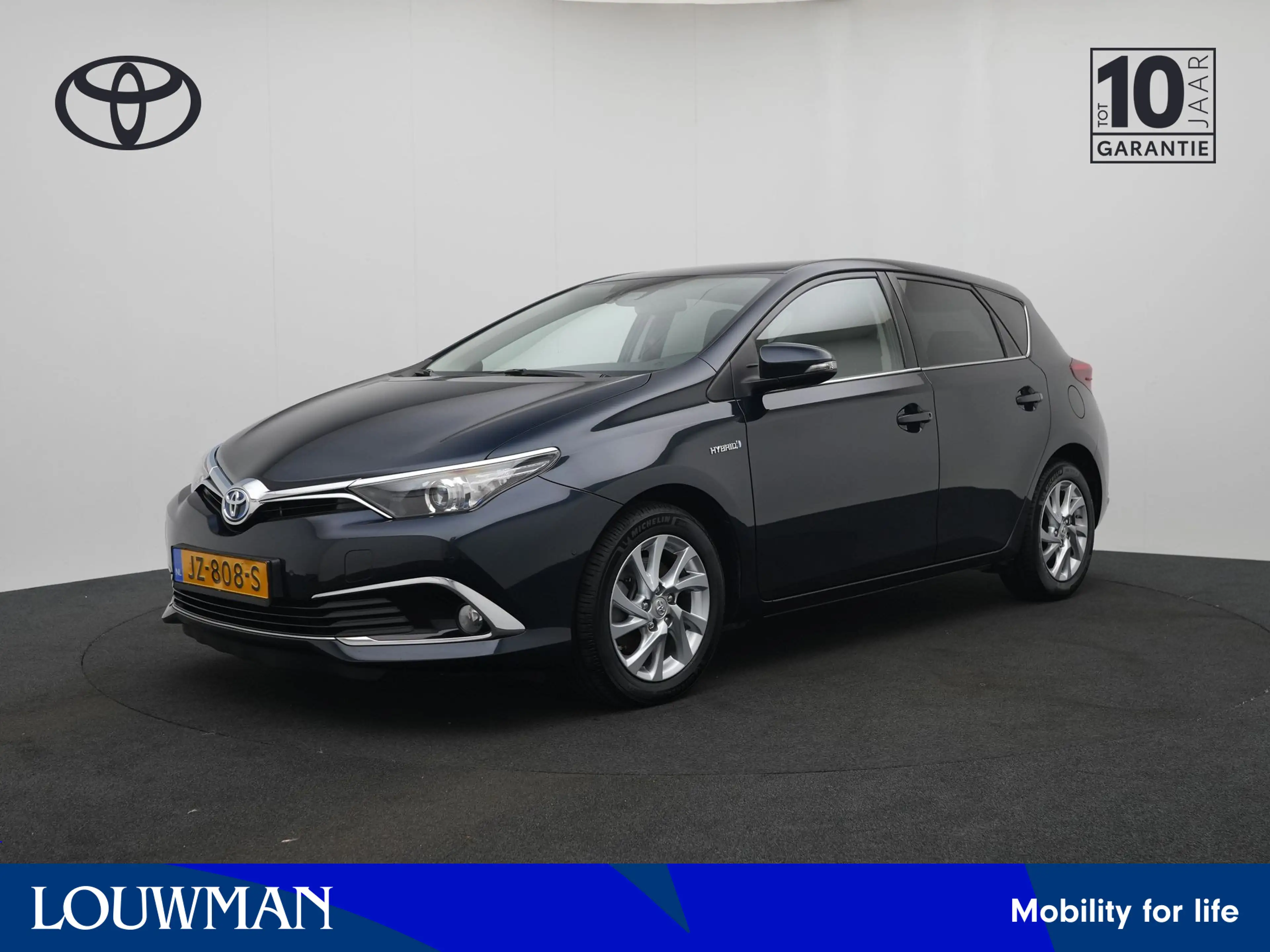 Toyota Auris 1.8 Hybrid Executive | Parkeersensoren V+A | Navig