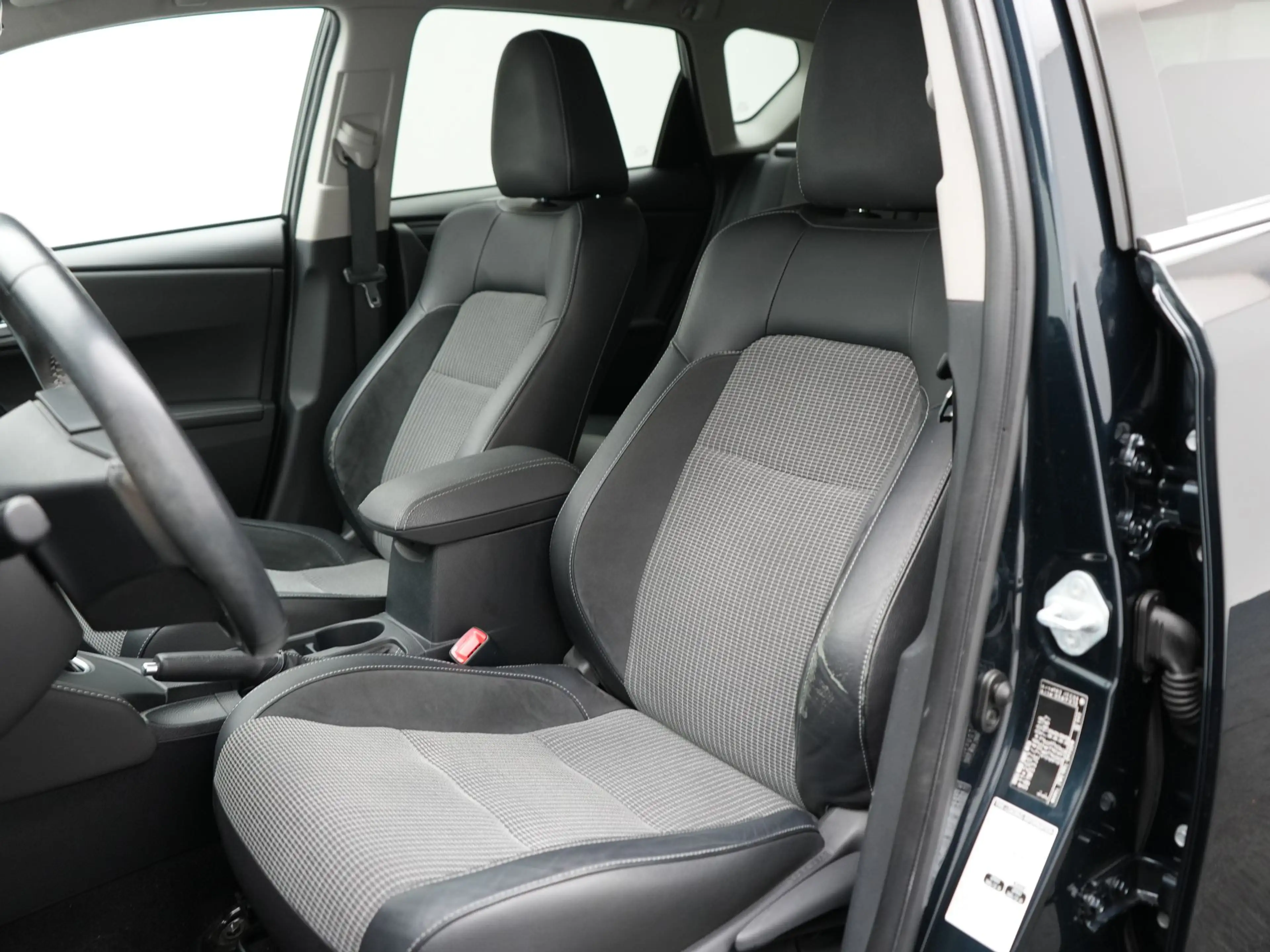 Toyota Auris 1.8 Hybrid Executive | Parkeersensoren V+A | Navig — photo 7