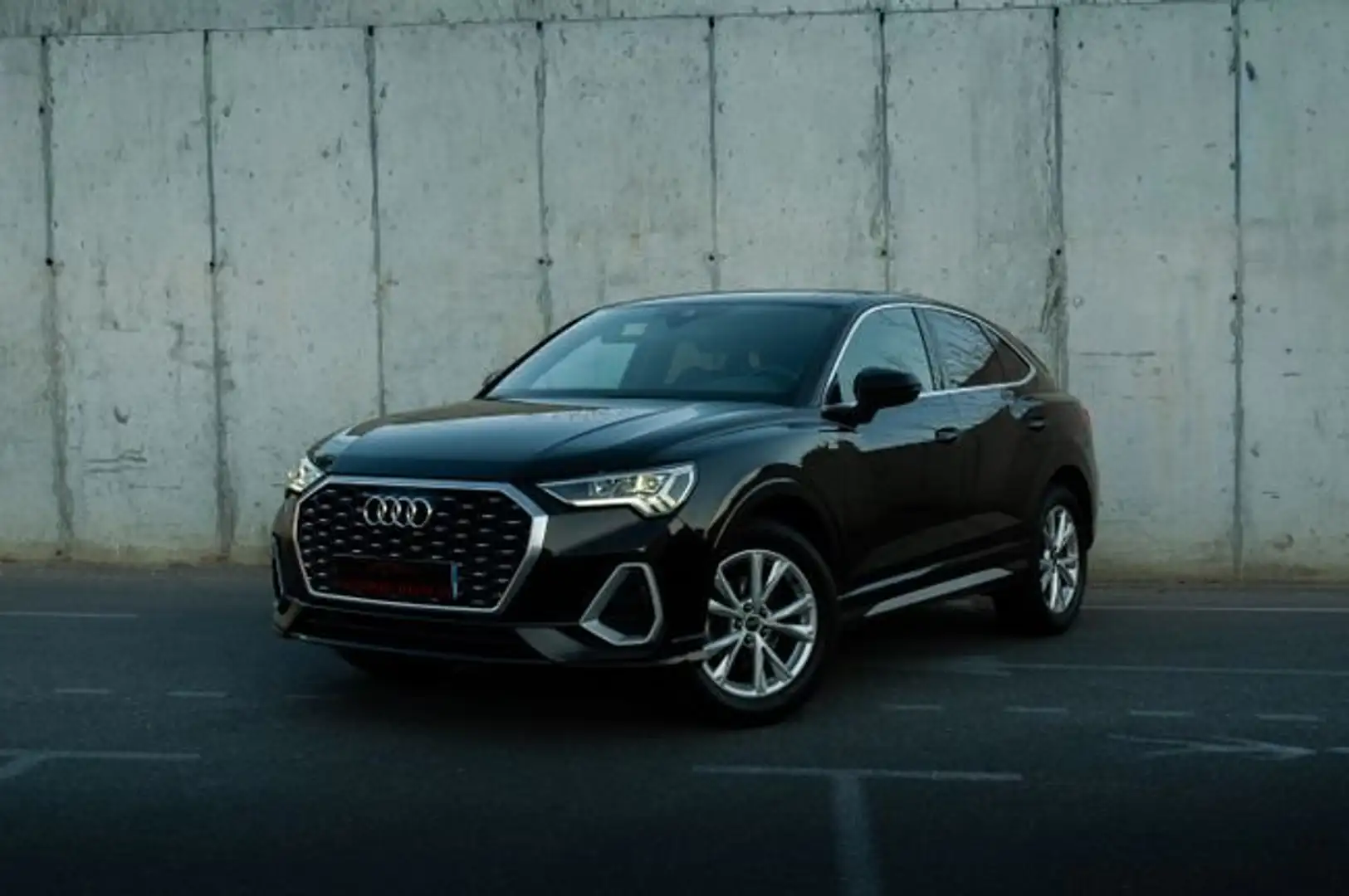 Audi Q3 S Line Negro - 1